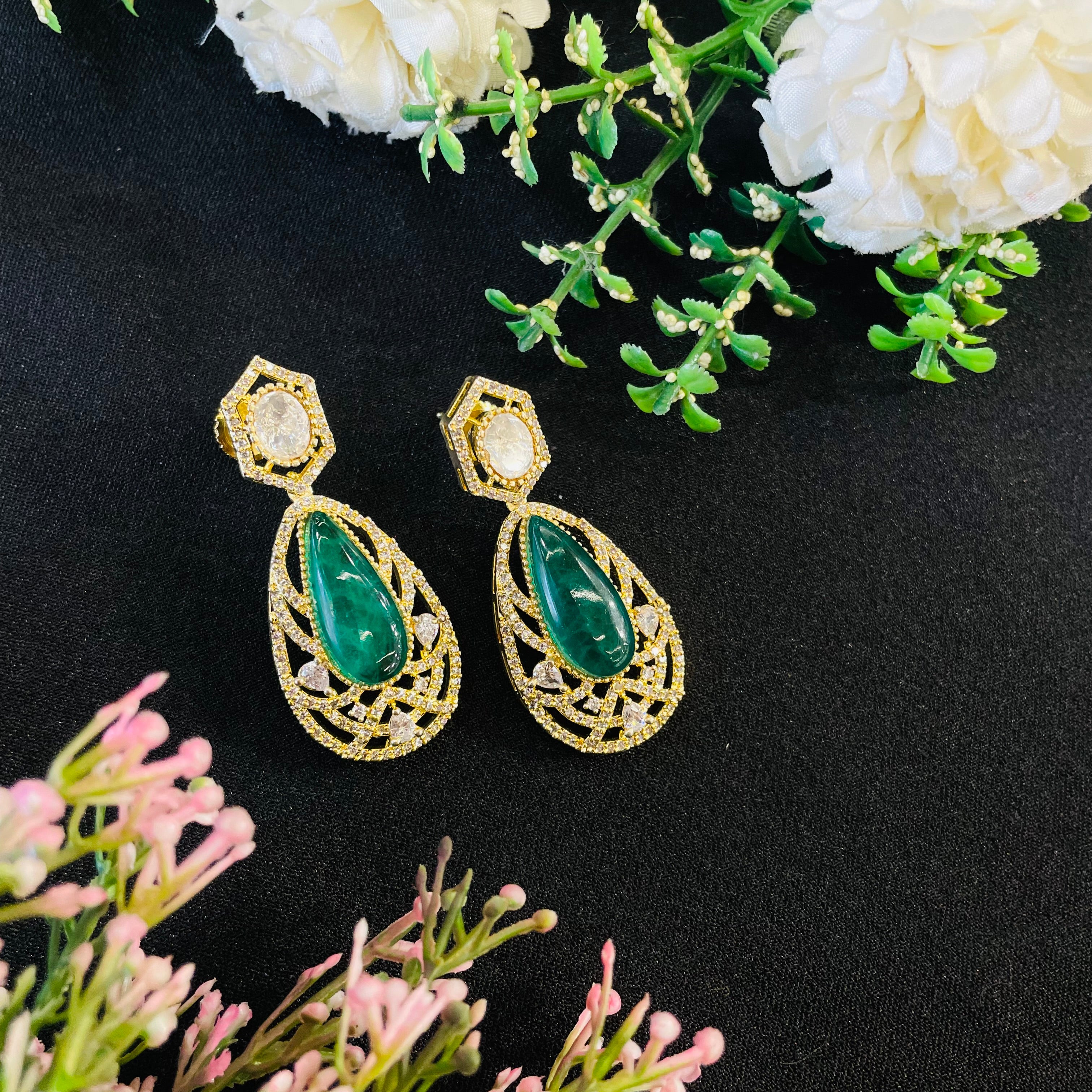 Nayaab Kasvi Earrings