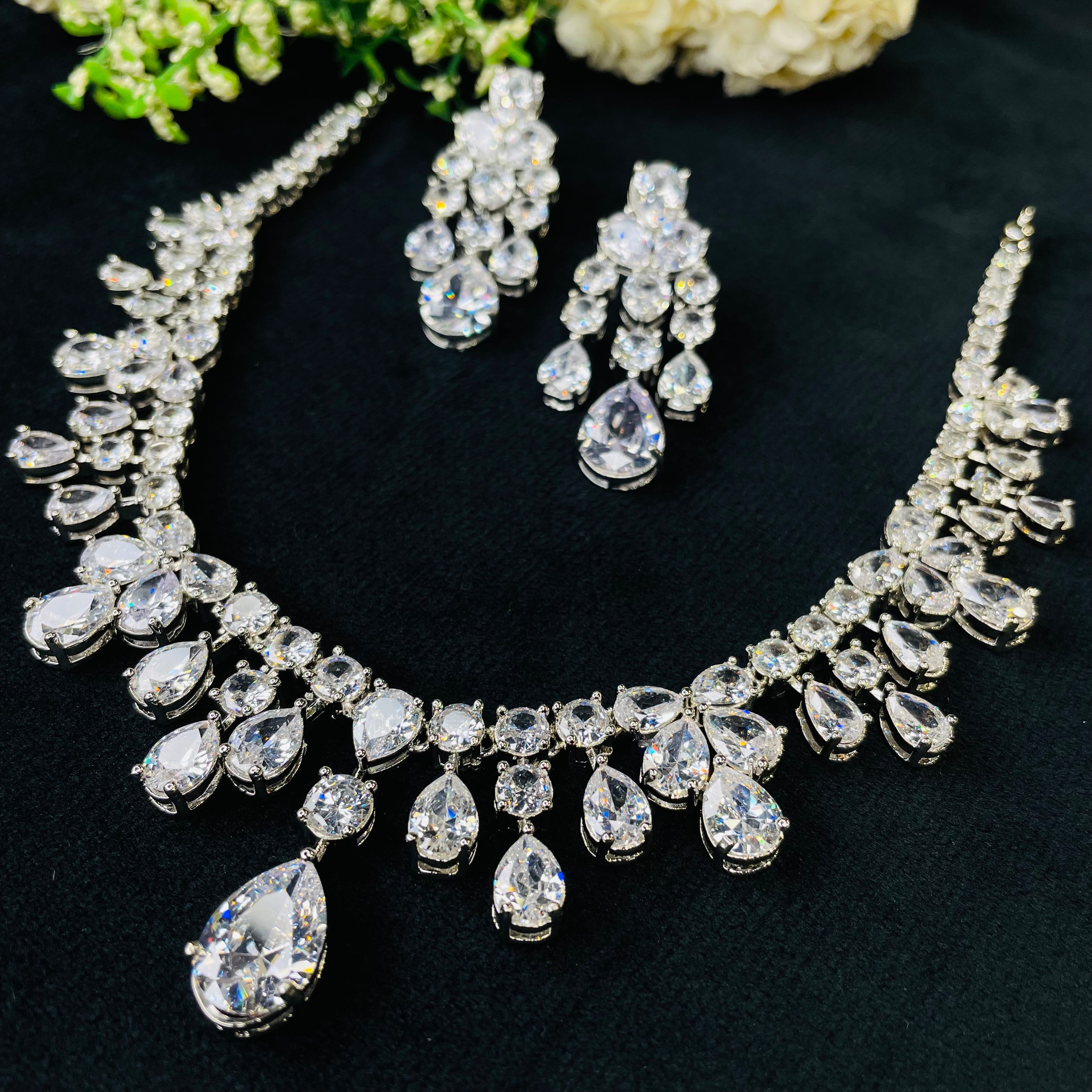 Ad Semi neckpiece
