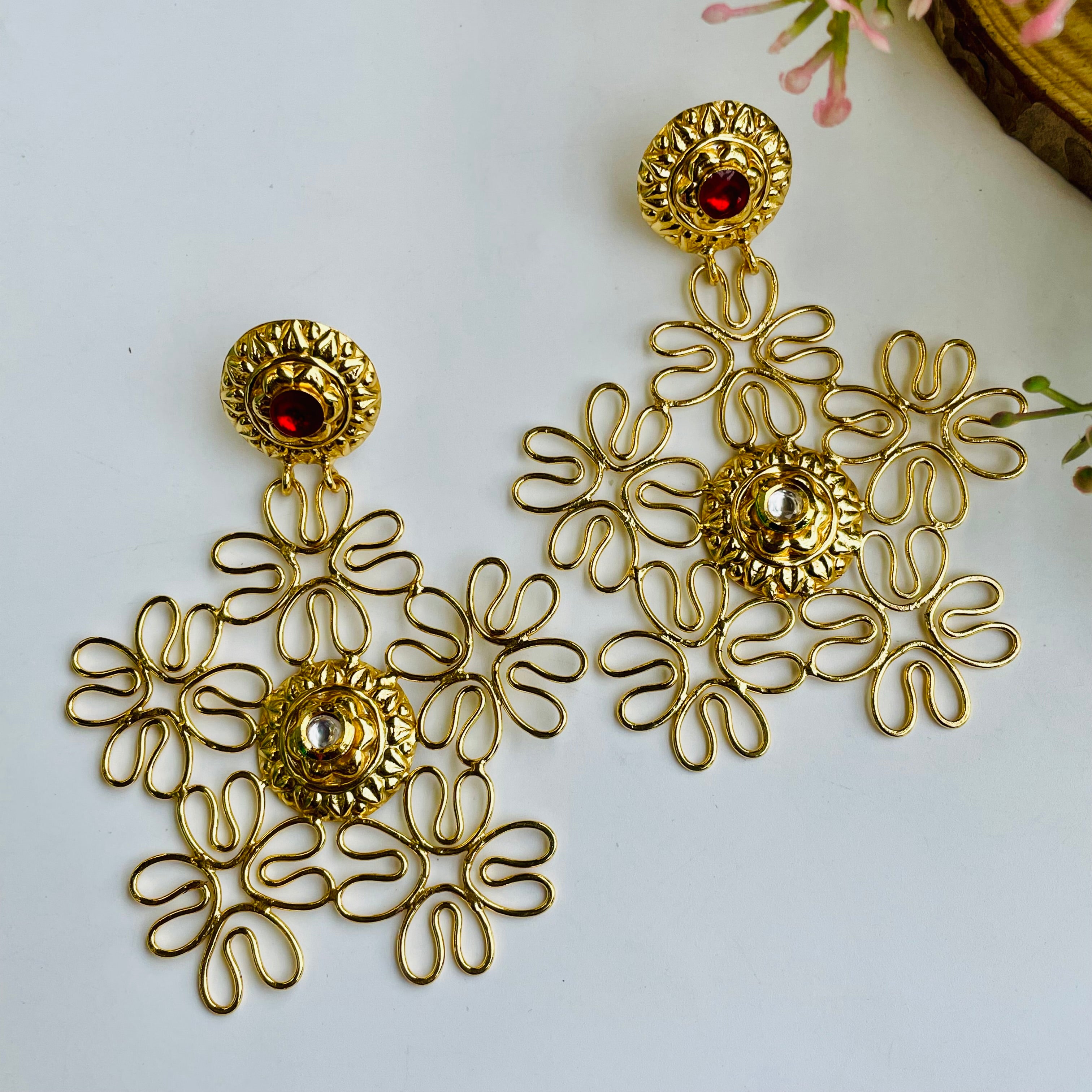 Nayaab Flower Earring