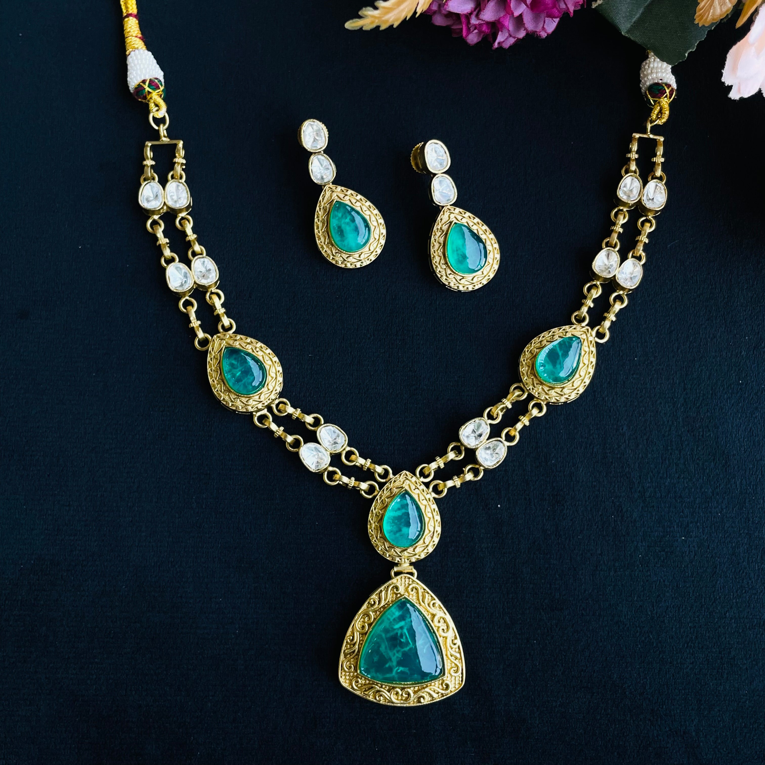 Nayaab Adhya Neckpiece