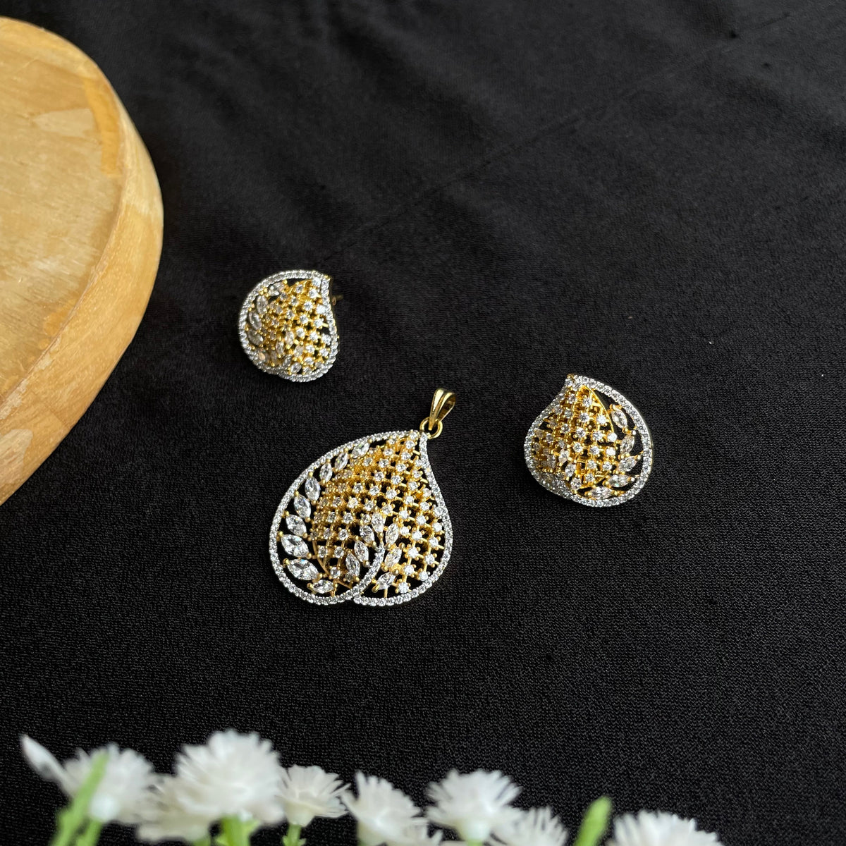 Aurelia Teardrop Pendant Set