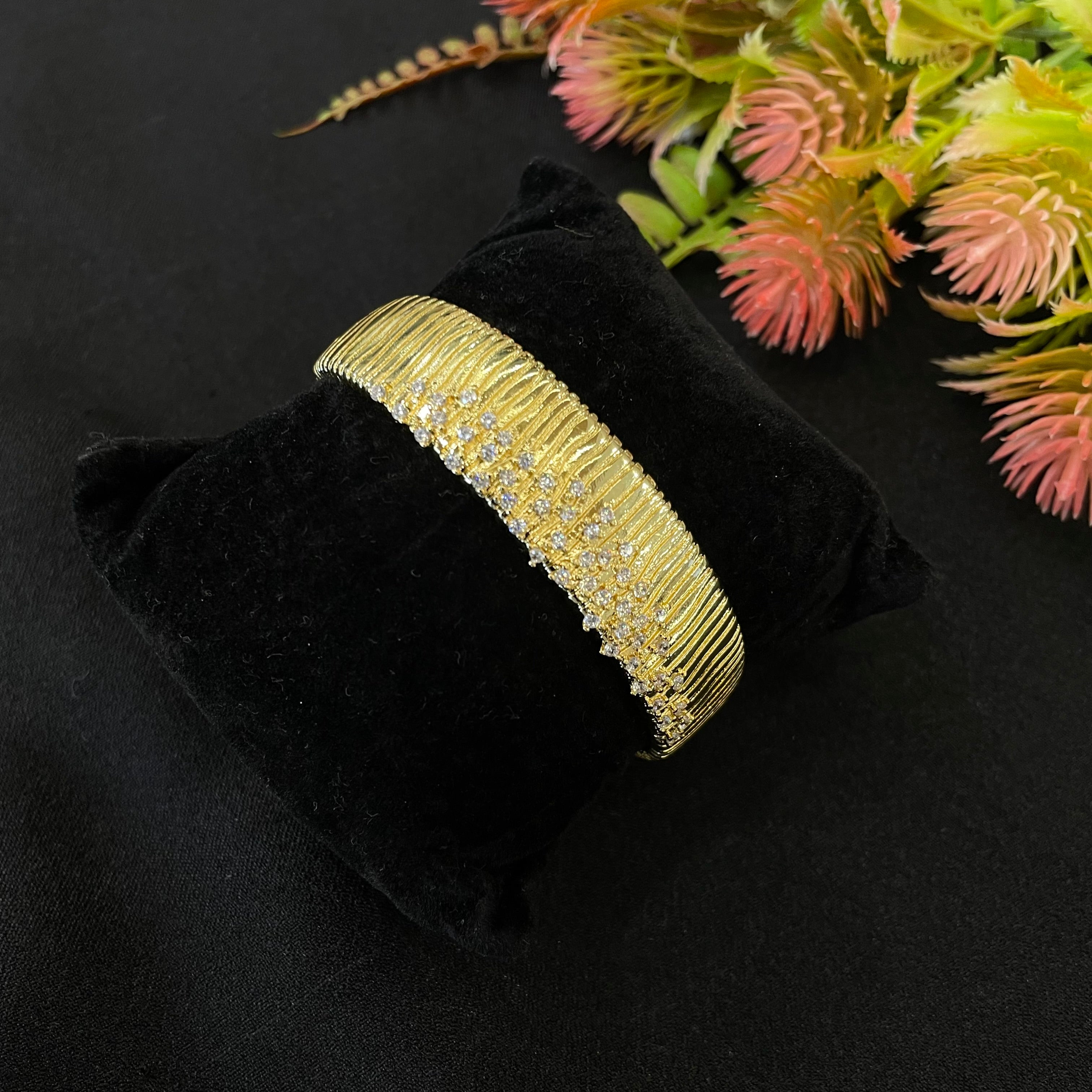 AD Samaira Openable Bracelet