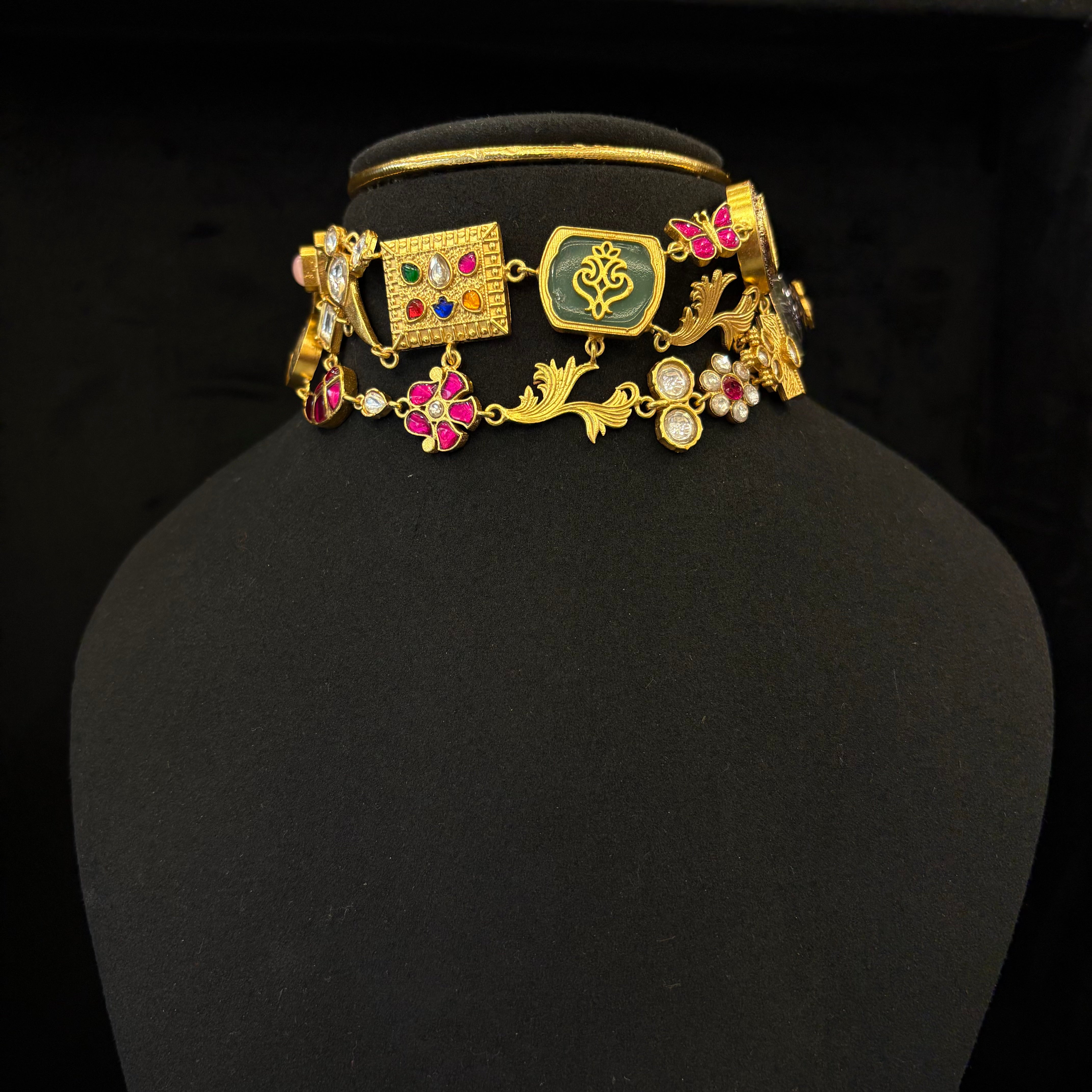 Nayaab Aiyana Choker