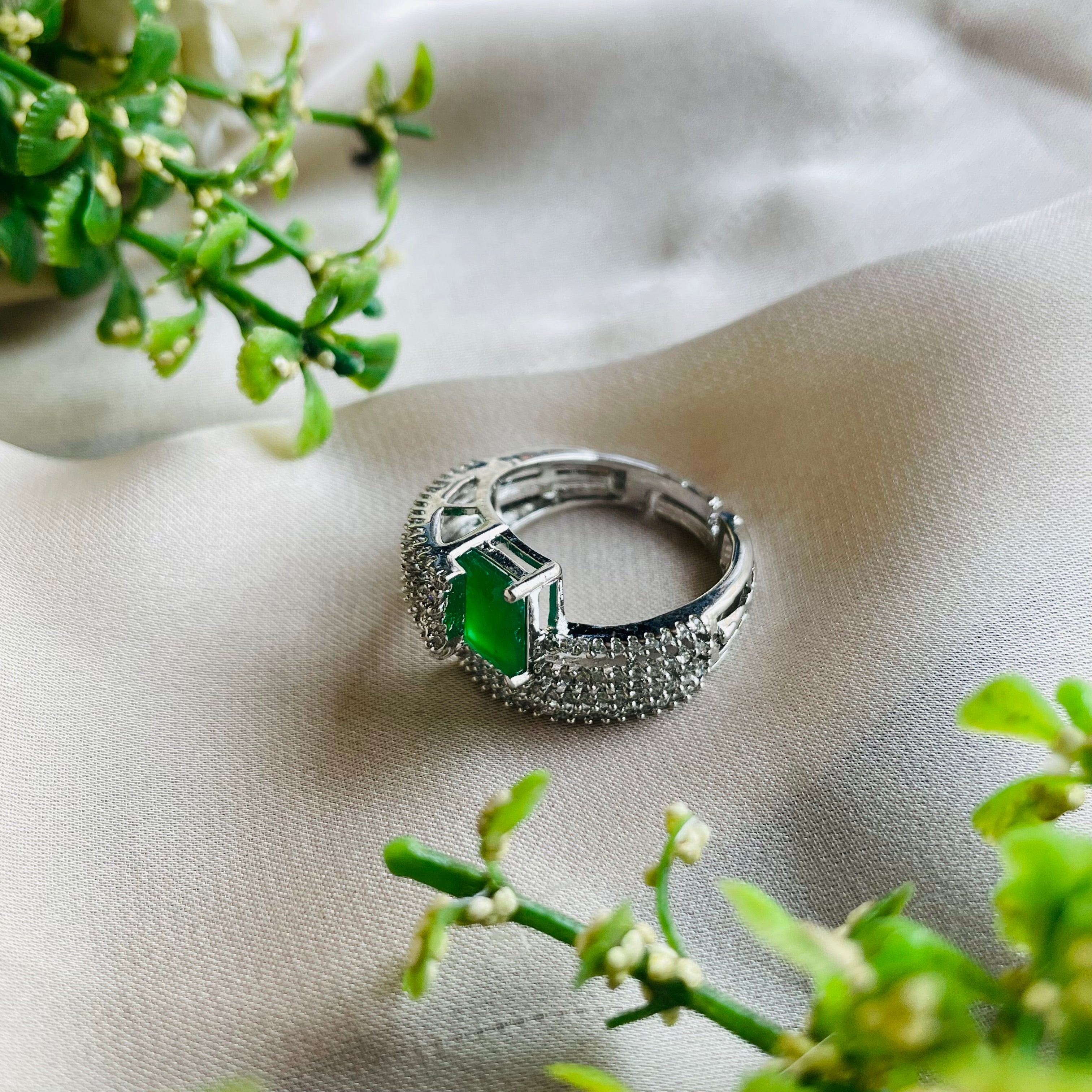 Ad Opal ring adjustable