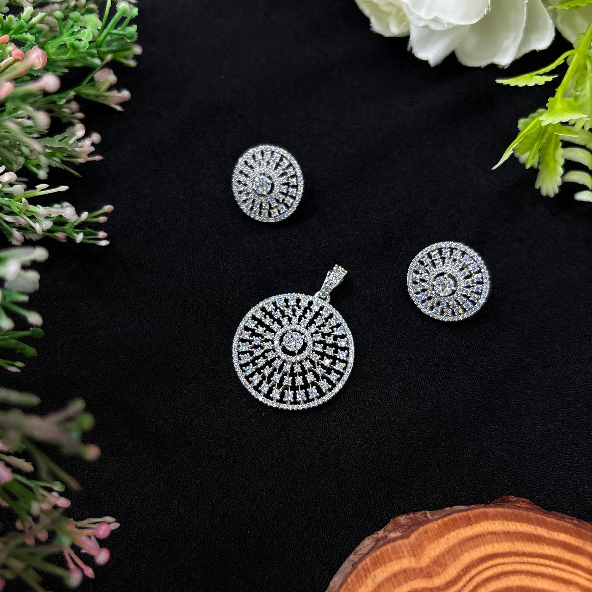 Solara Pendant Set