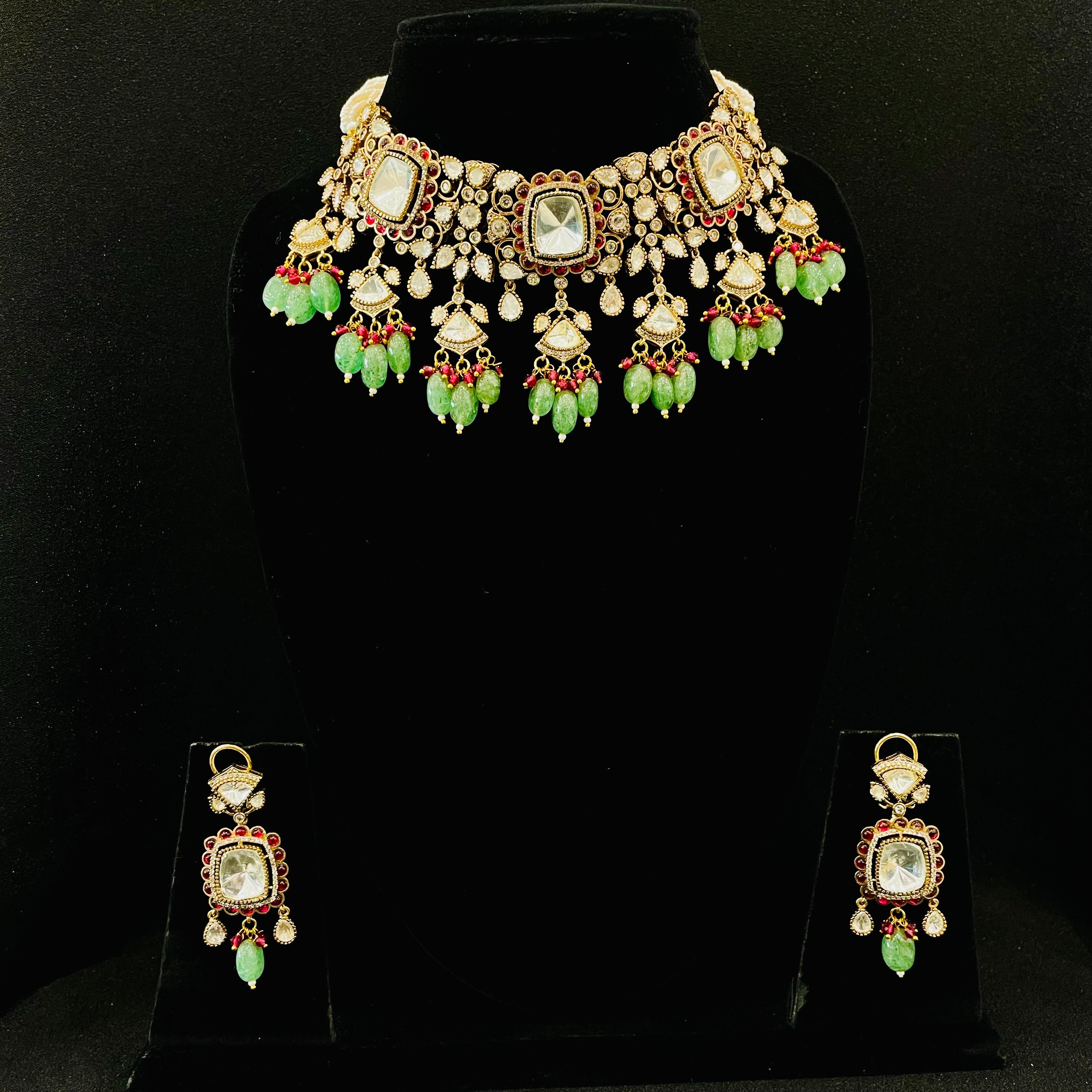 Nayaab Raima Neckpiece