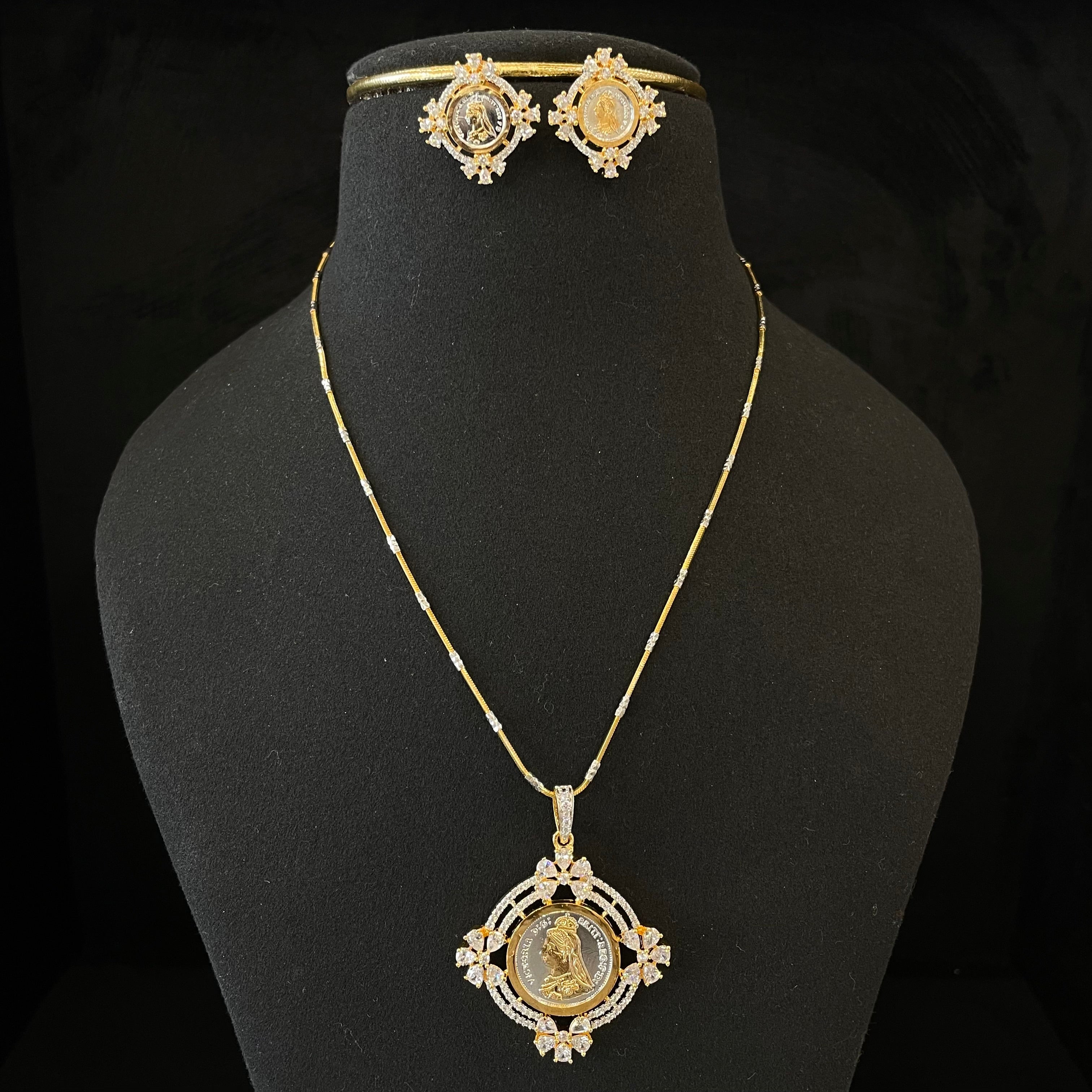 Ad Celeste coin pendant Set