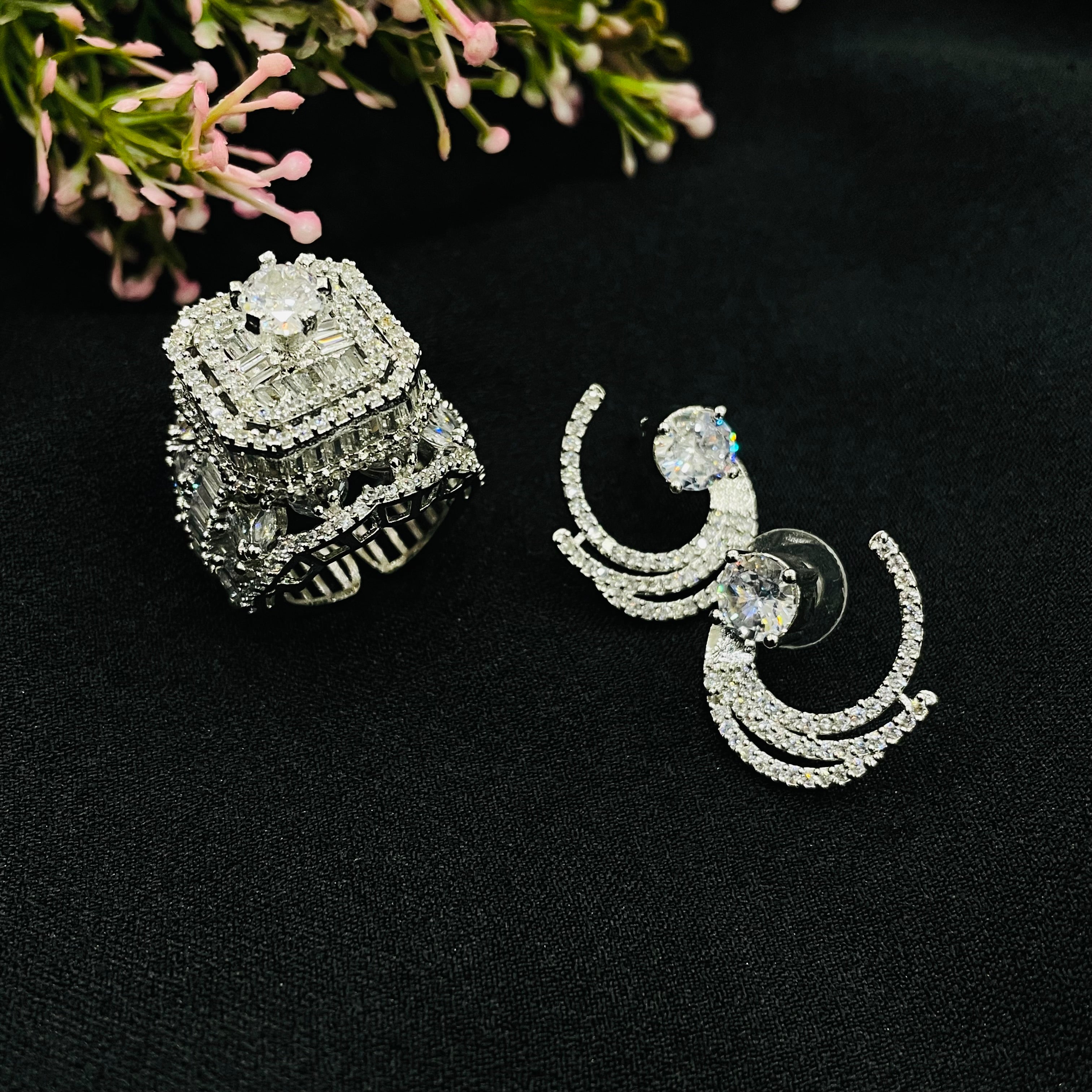 Maharani Ring With Free Earrings