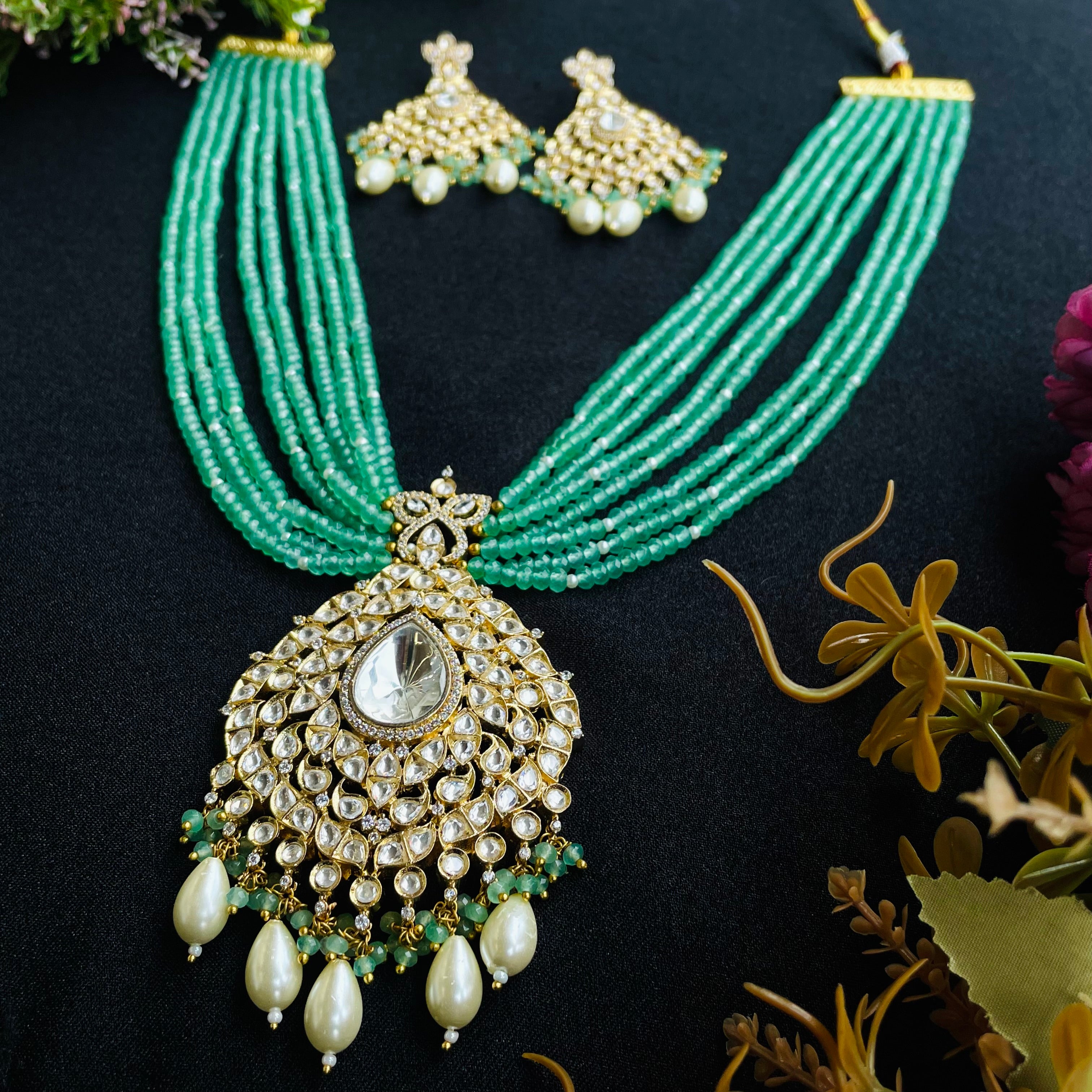 Nayaab Eshani Neckpiece