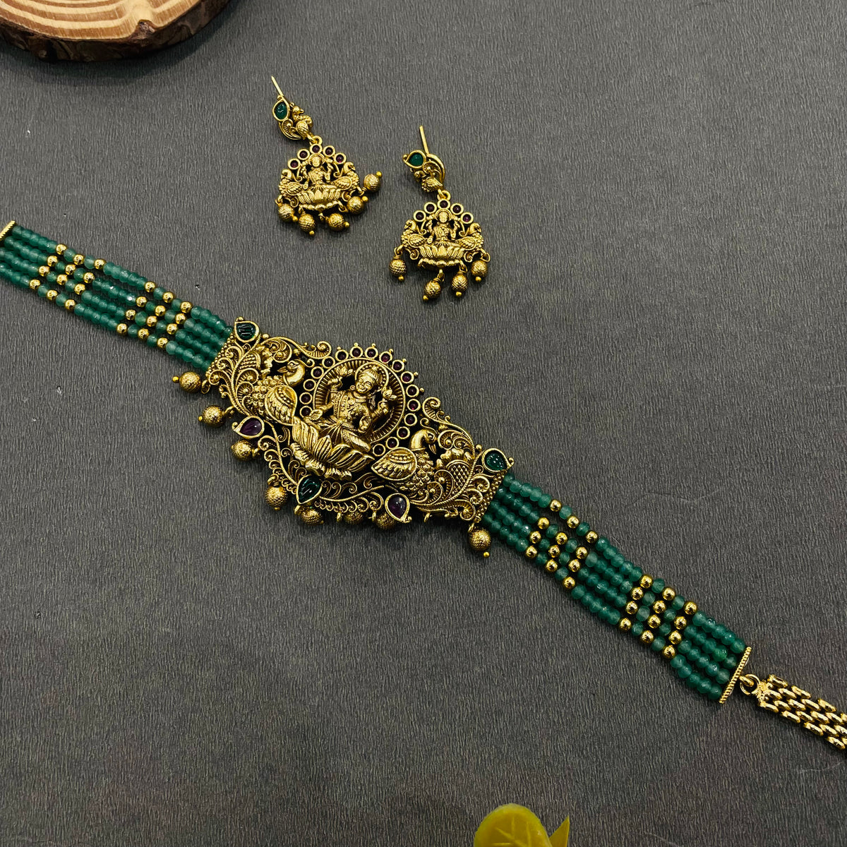 Vanya Temple Green Neckpeice