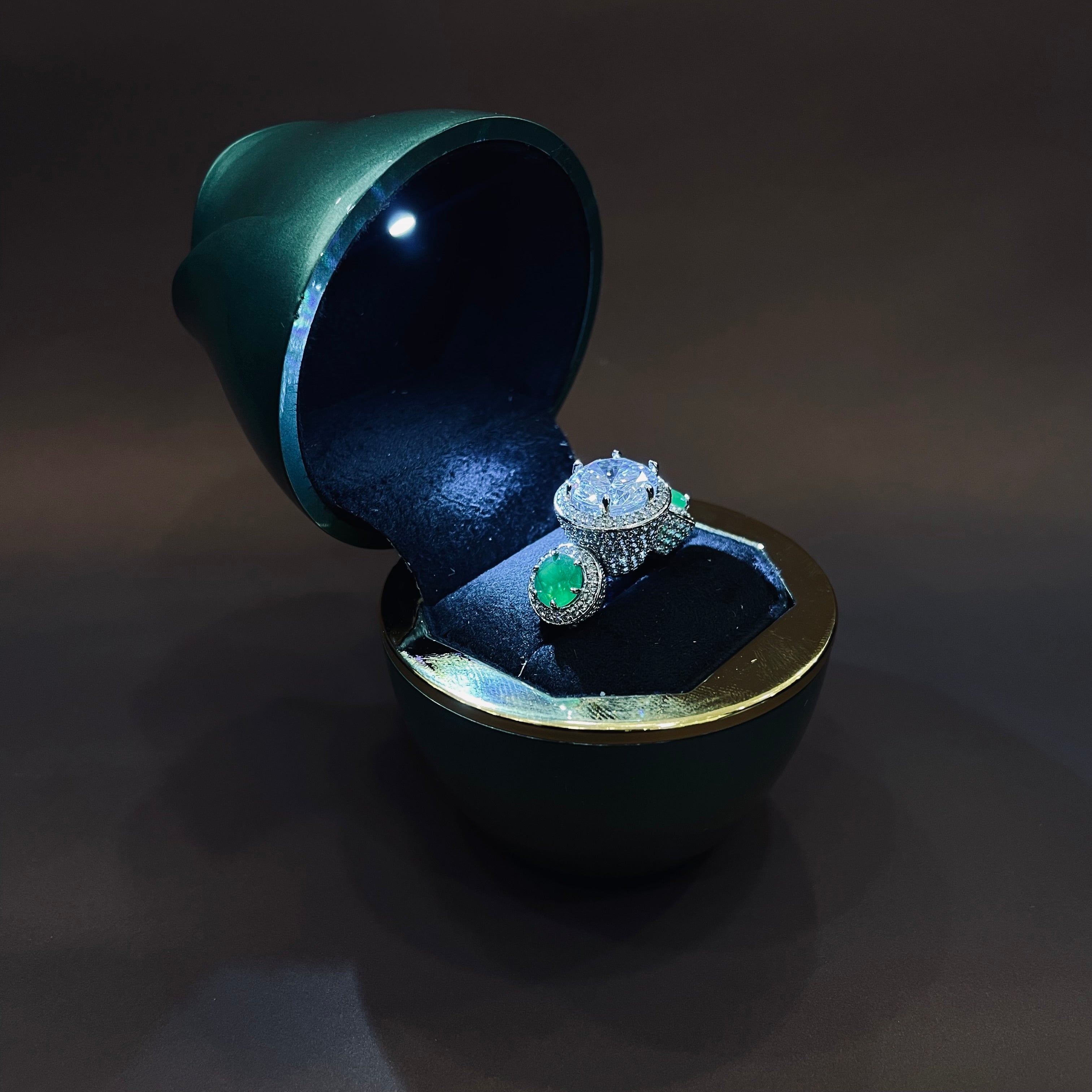 The Rose Proposal Ring Box
