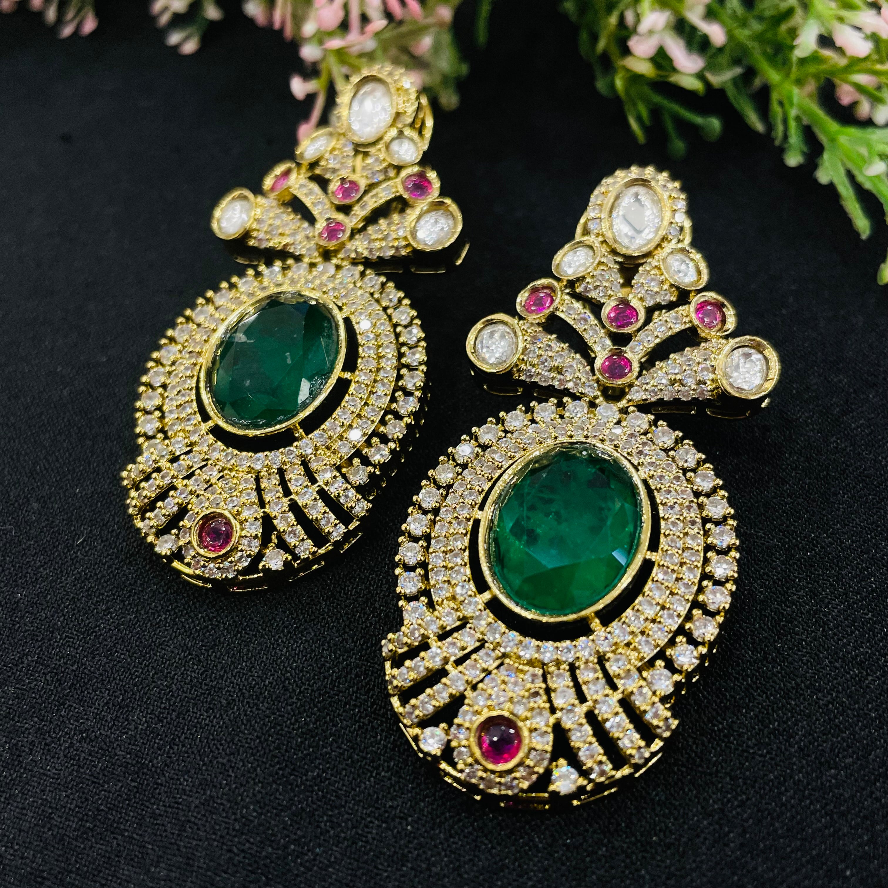 Nayaab Divisha Neckpiece