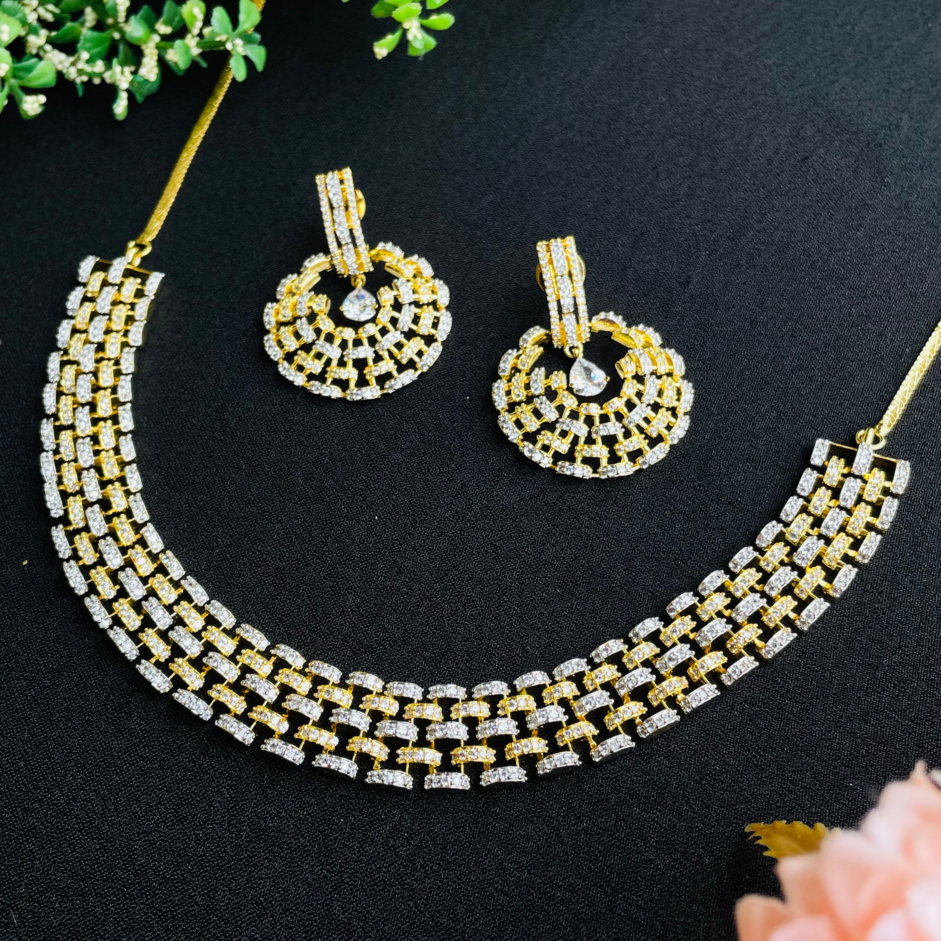 Ad Mila Neckpiece