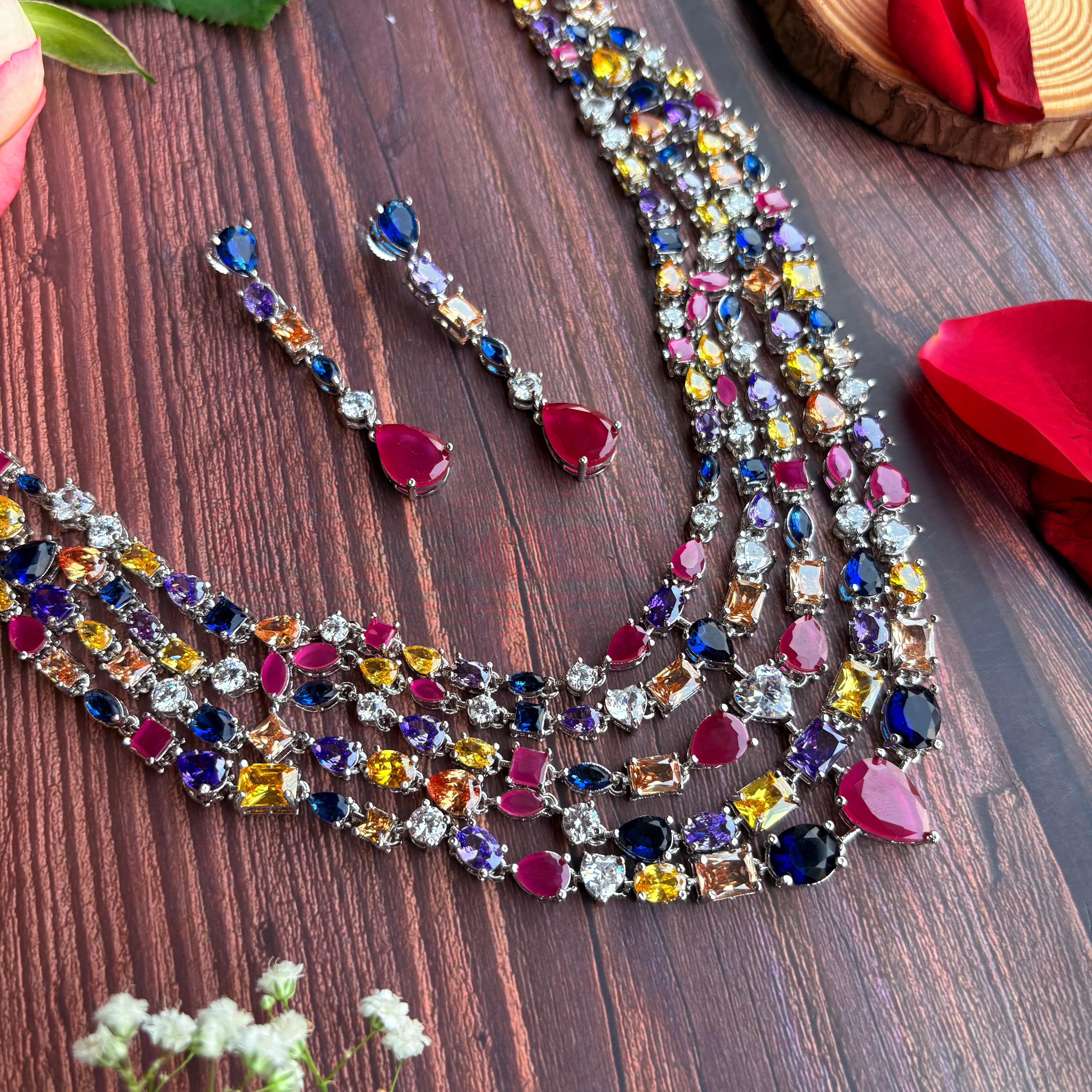 Ad Evie Neckpiece