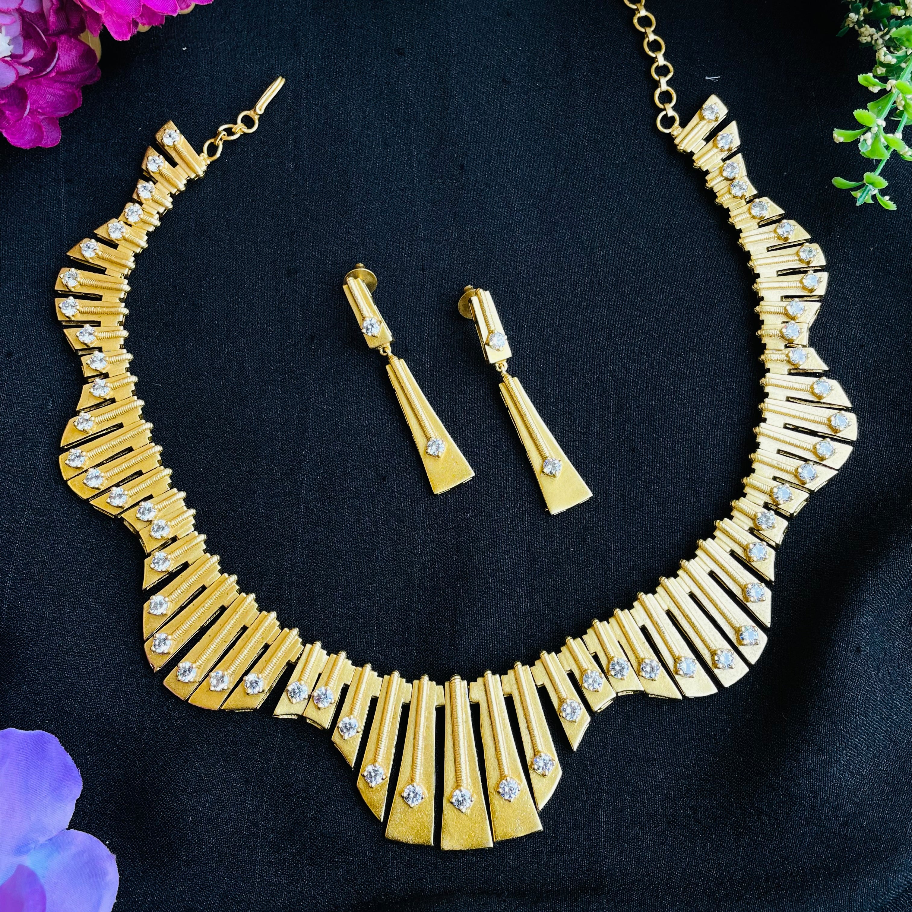 Nayaab Abira neckpiece