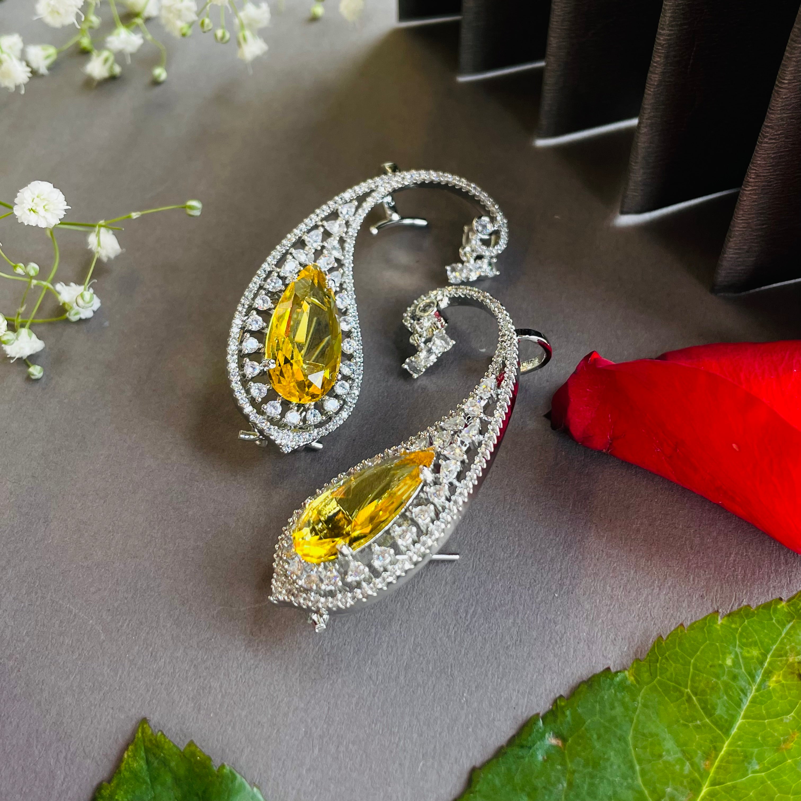 Ad Lillian earcuff