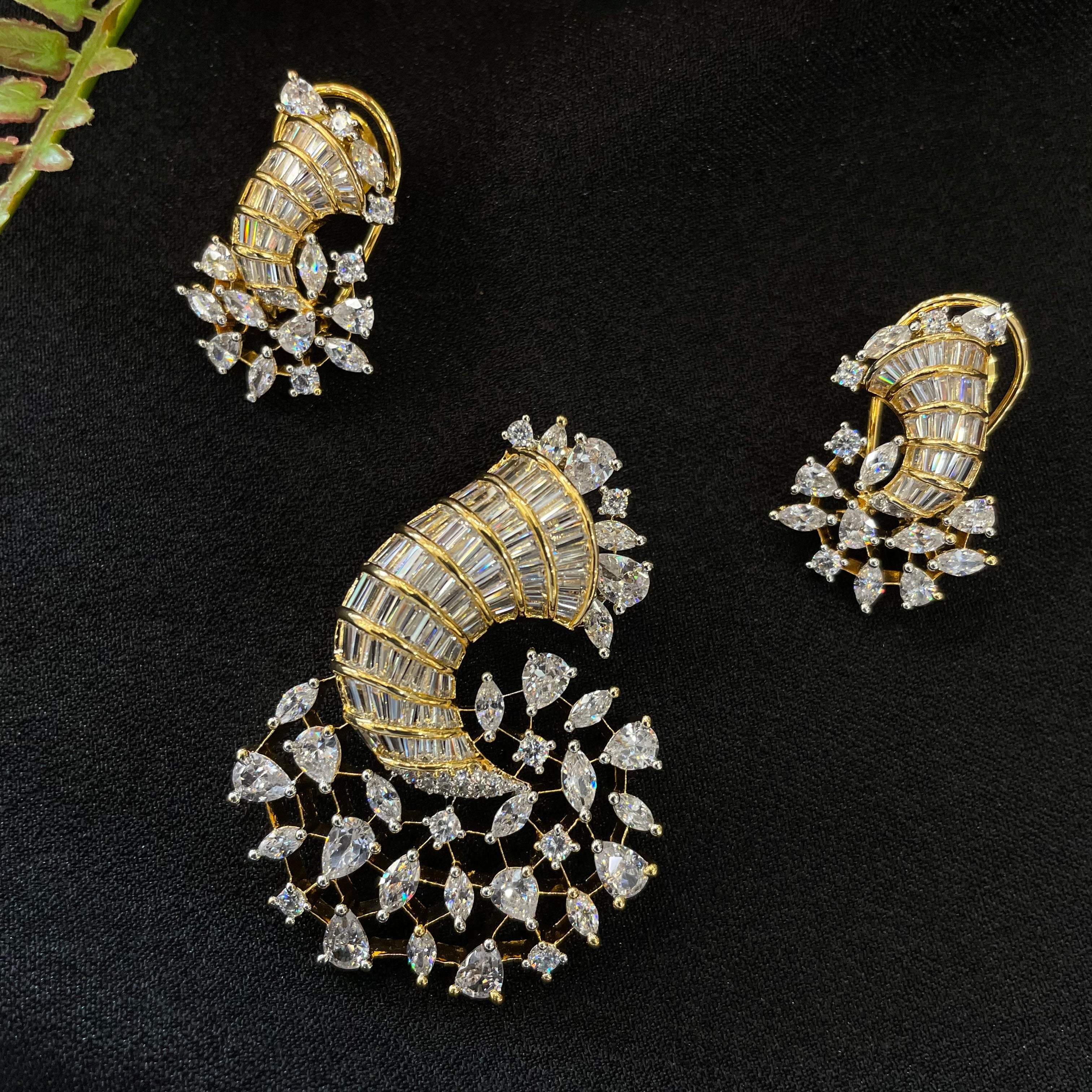 AD Shanaya Pendant Set