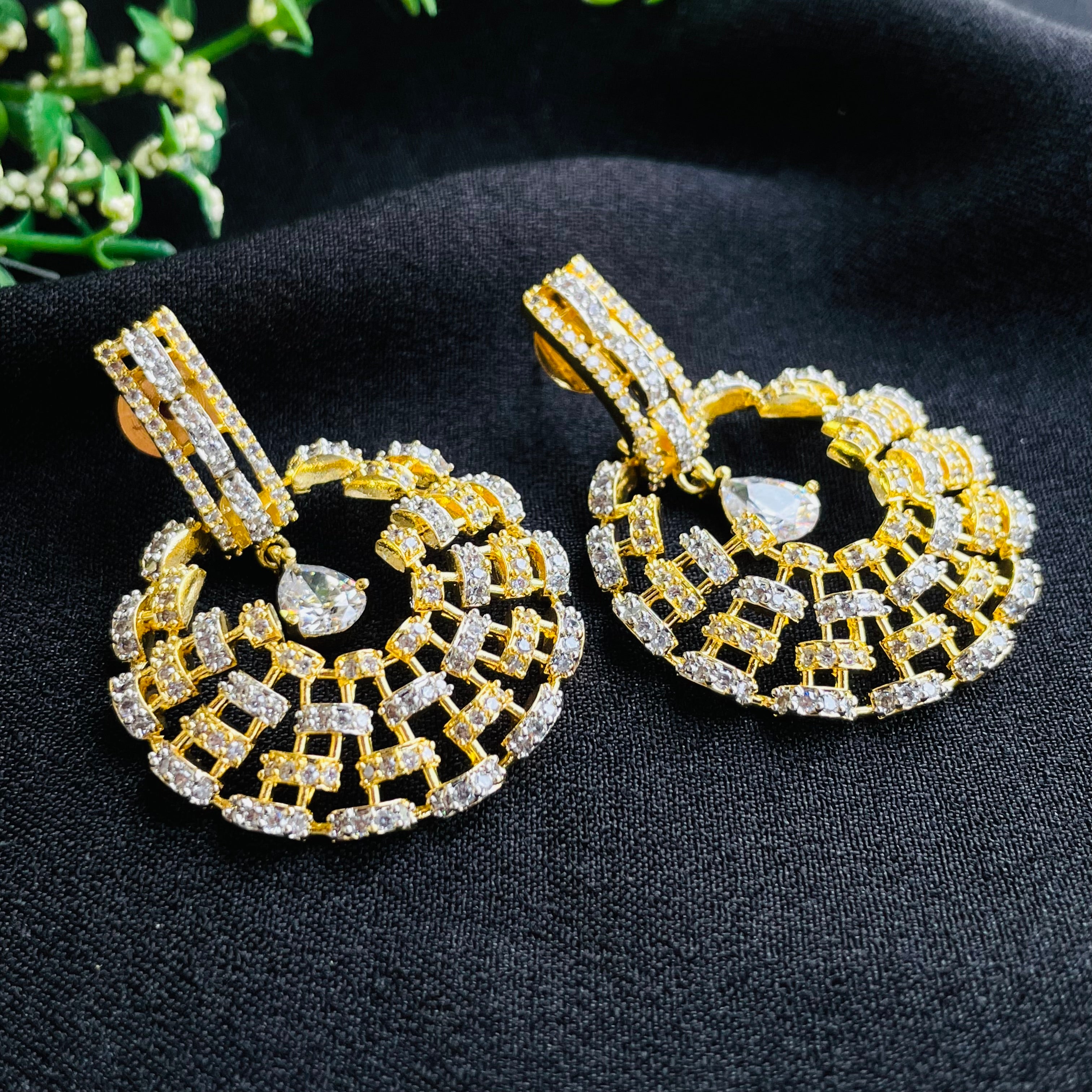 Ad Mila Neckpiece