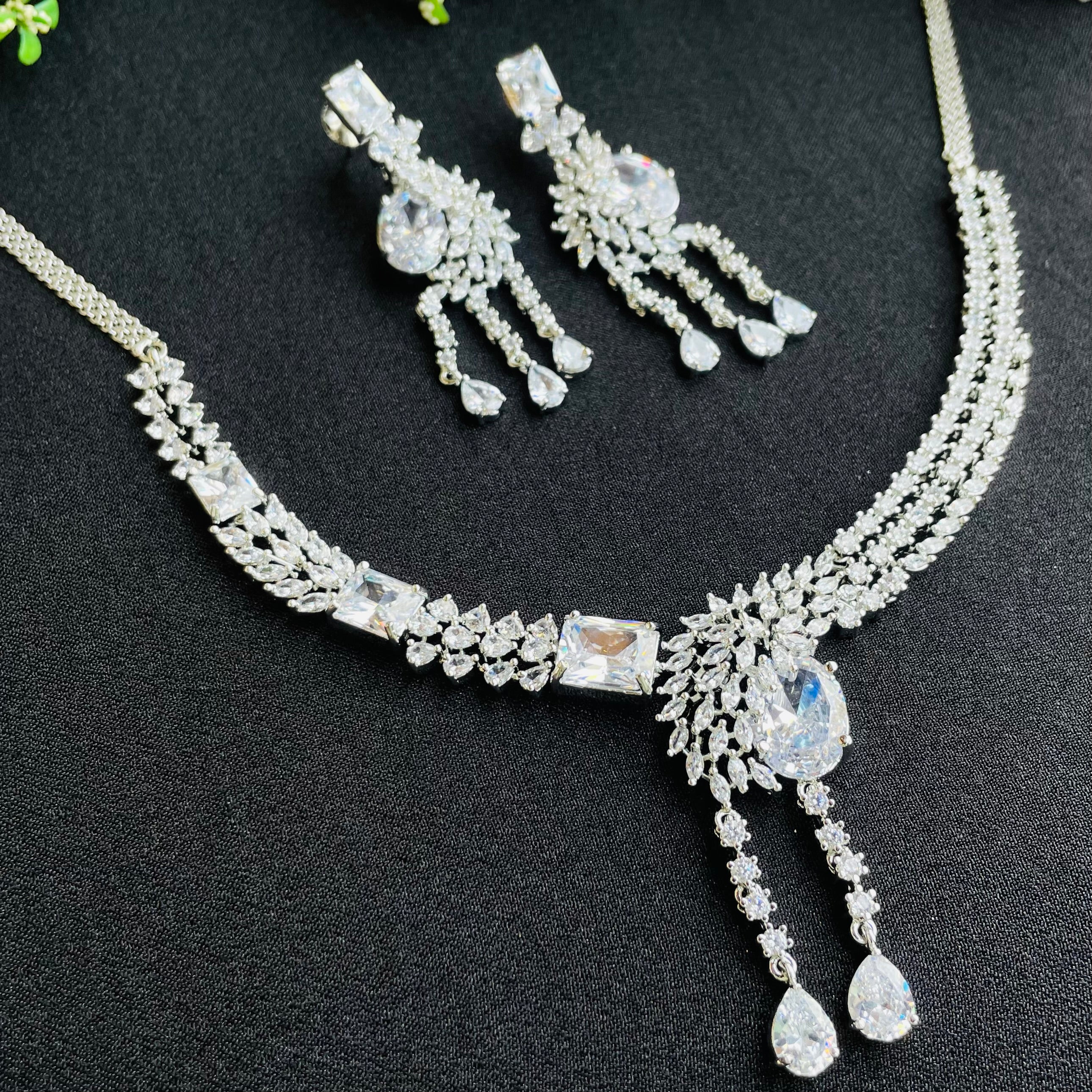 Ad Zarin Neckpiece