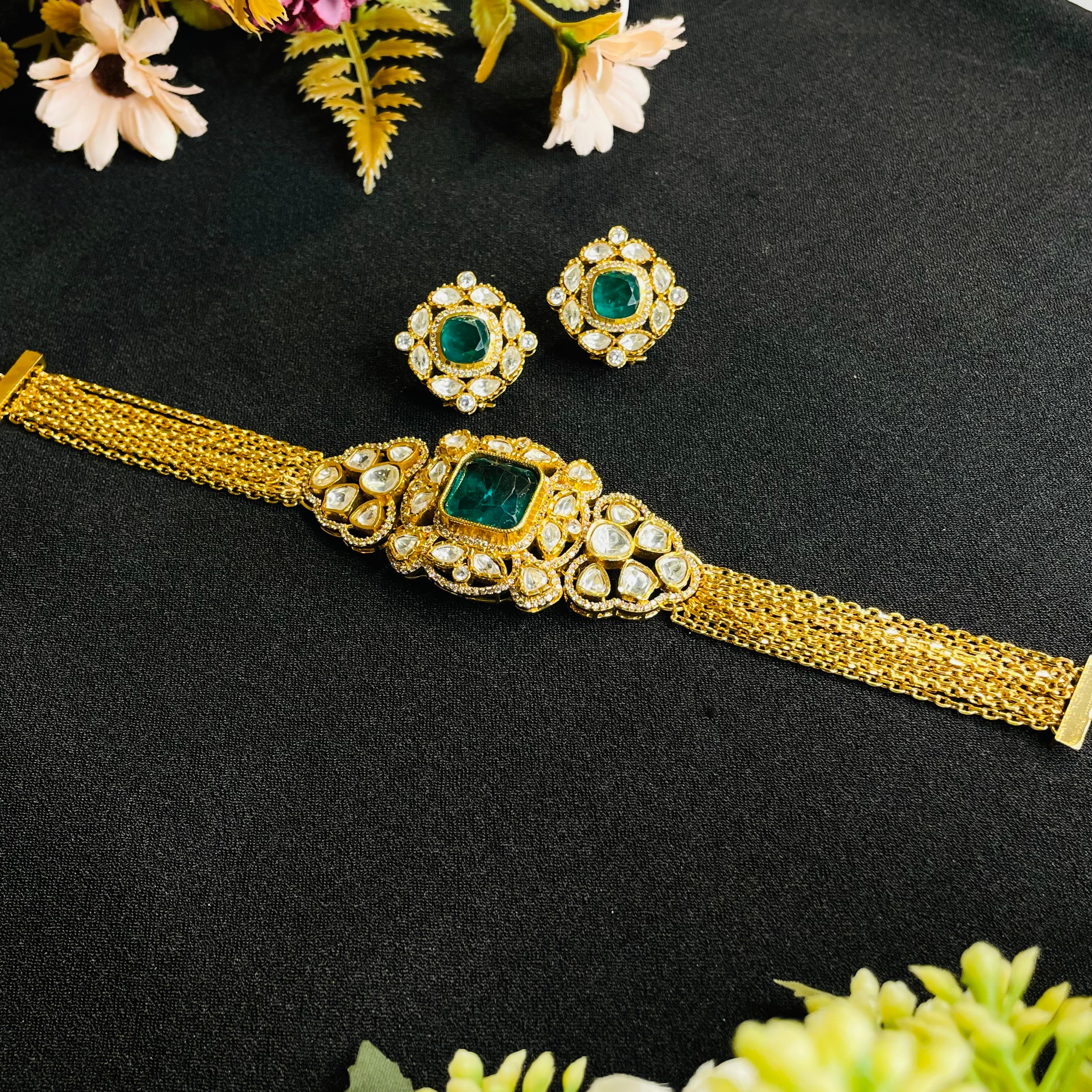Nayaab Lane Polki Choker