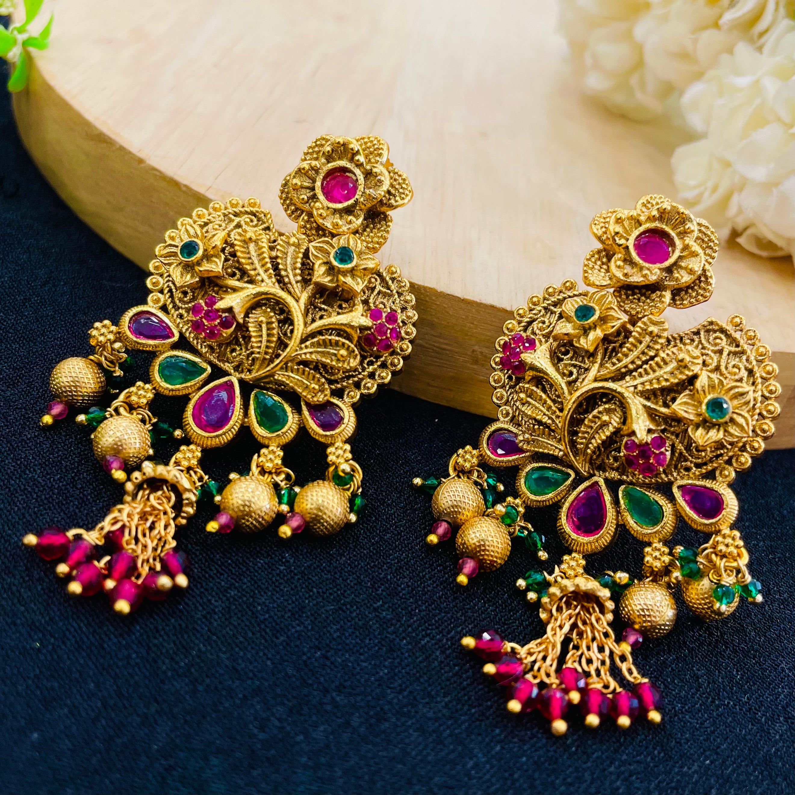 Nayaab Amisha Neckpiece