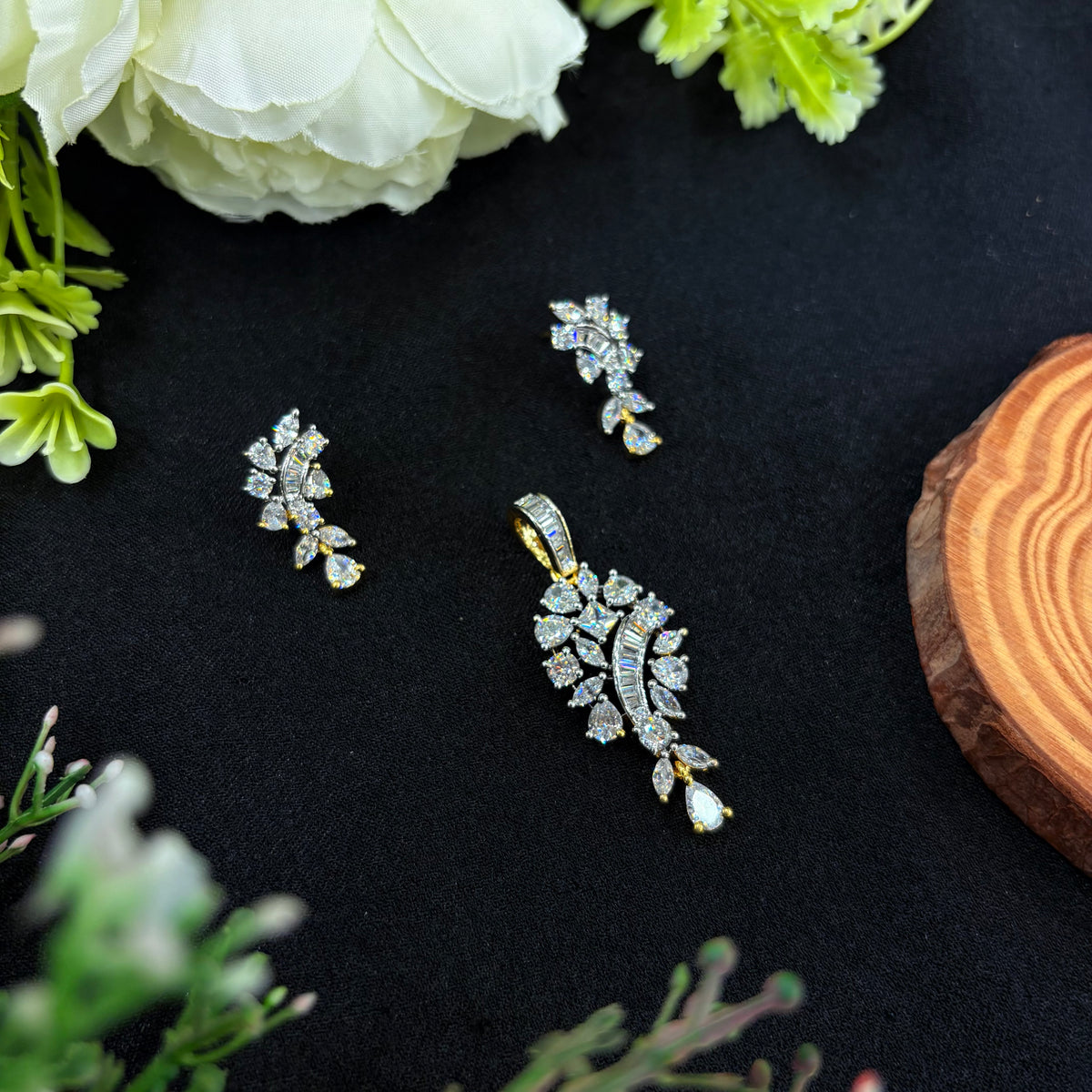 Mirelle Bloom Pendant Set