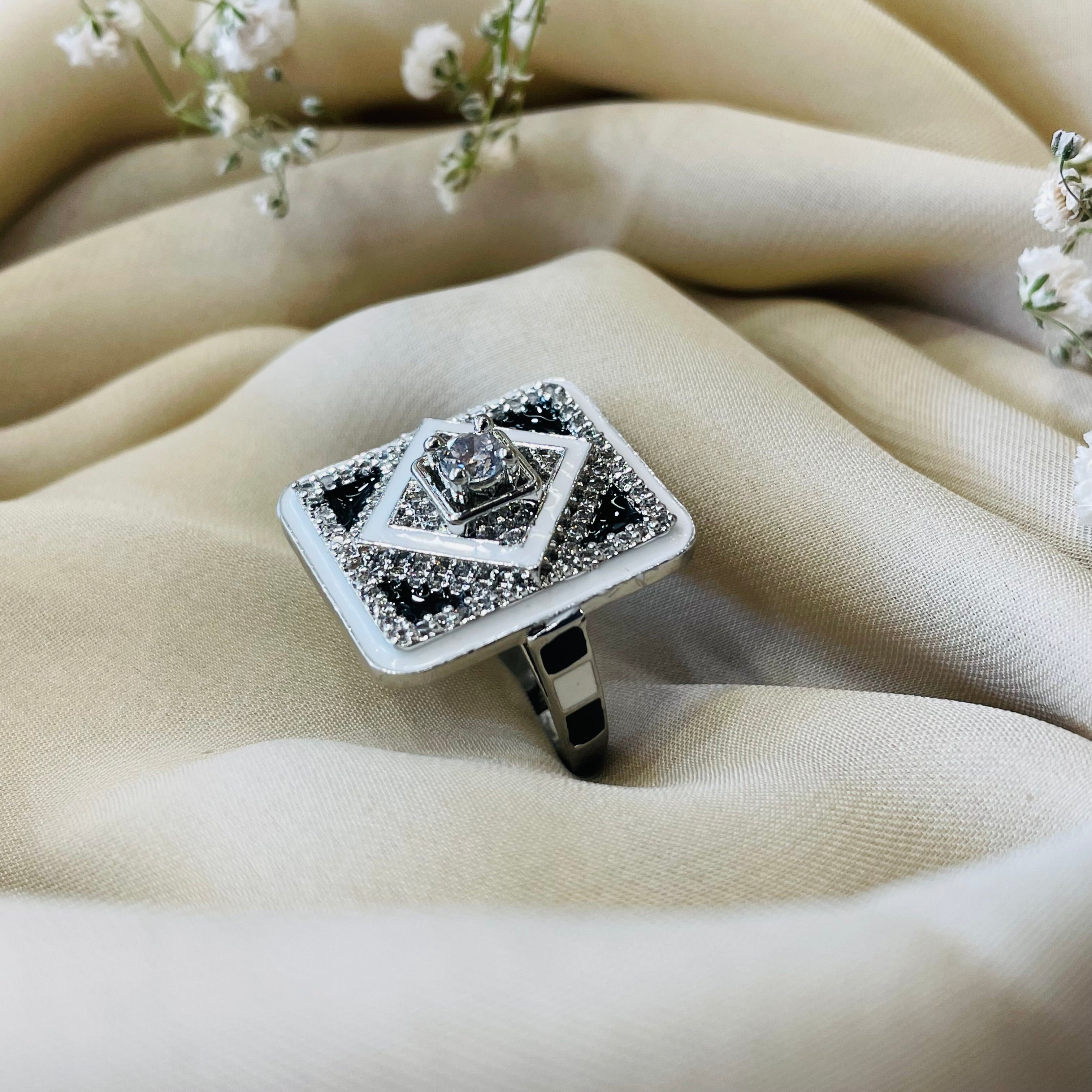 Ad Ruth ring adjustable