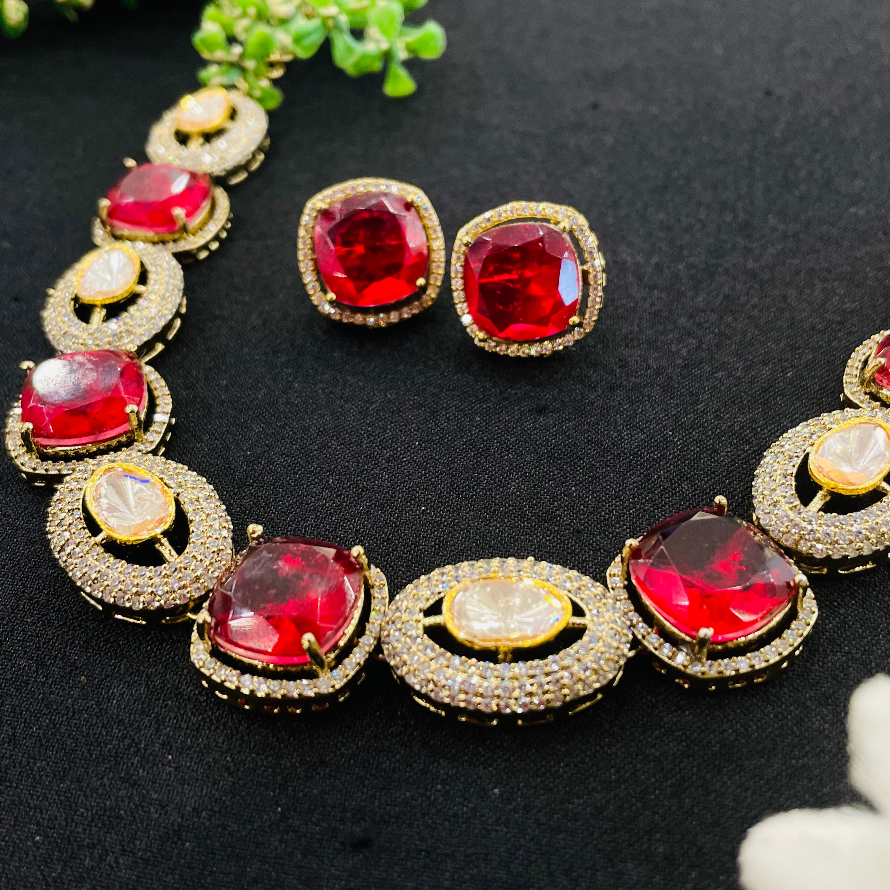 Nayaab Inaaya Neckpiece