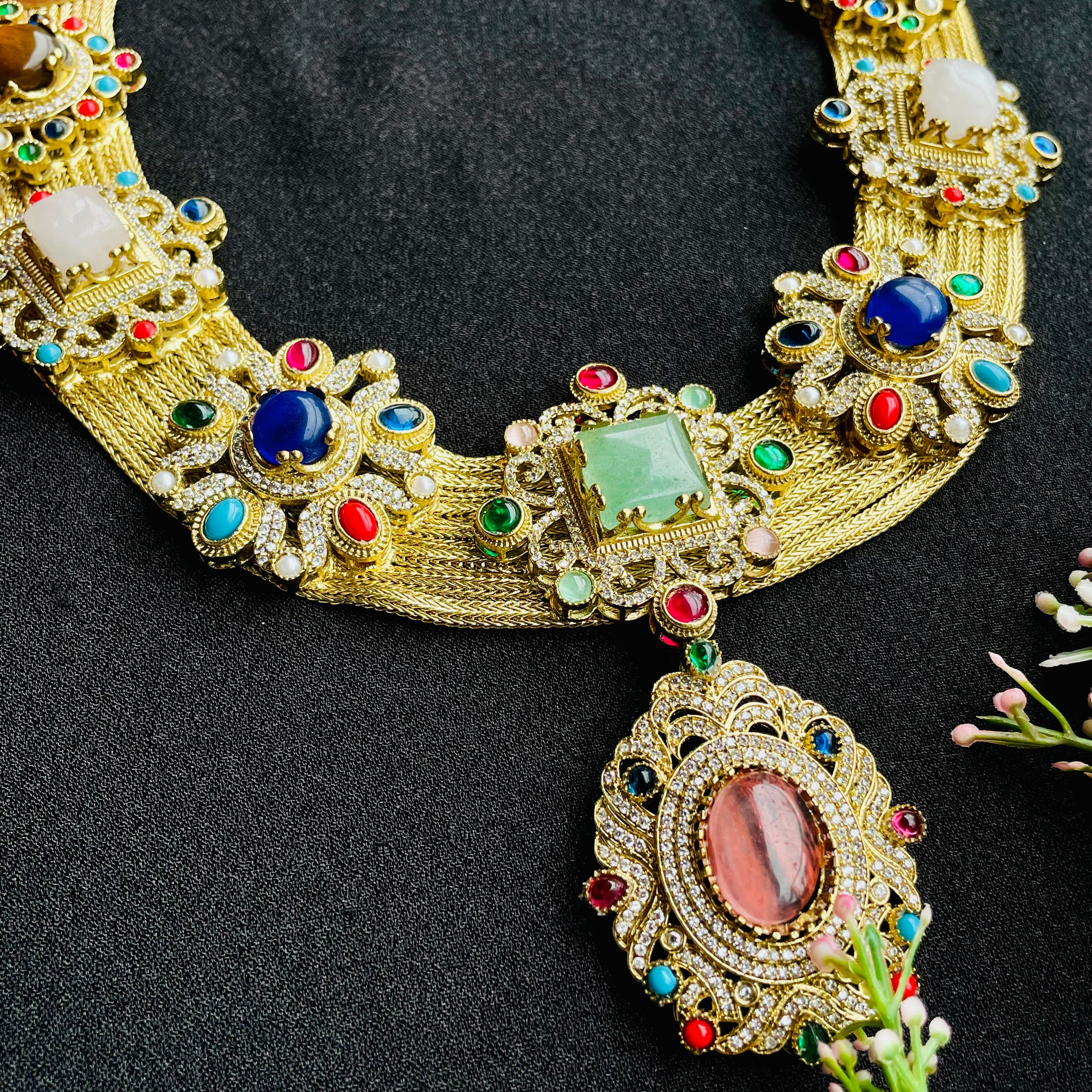 Nayaab Siya Neckpiece