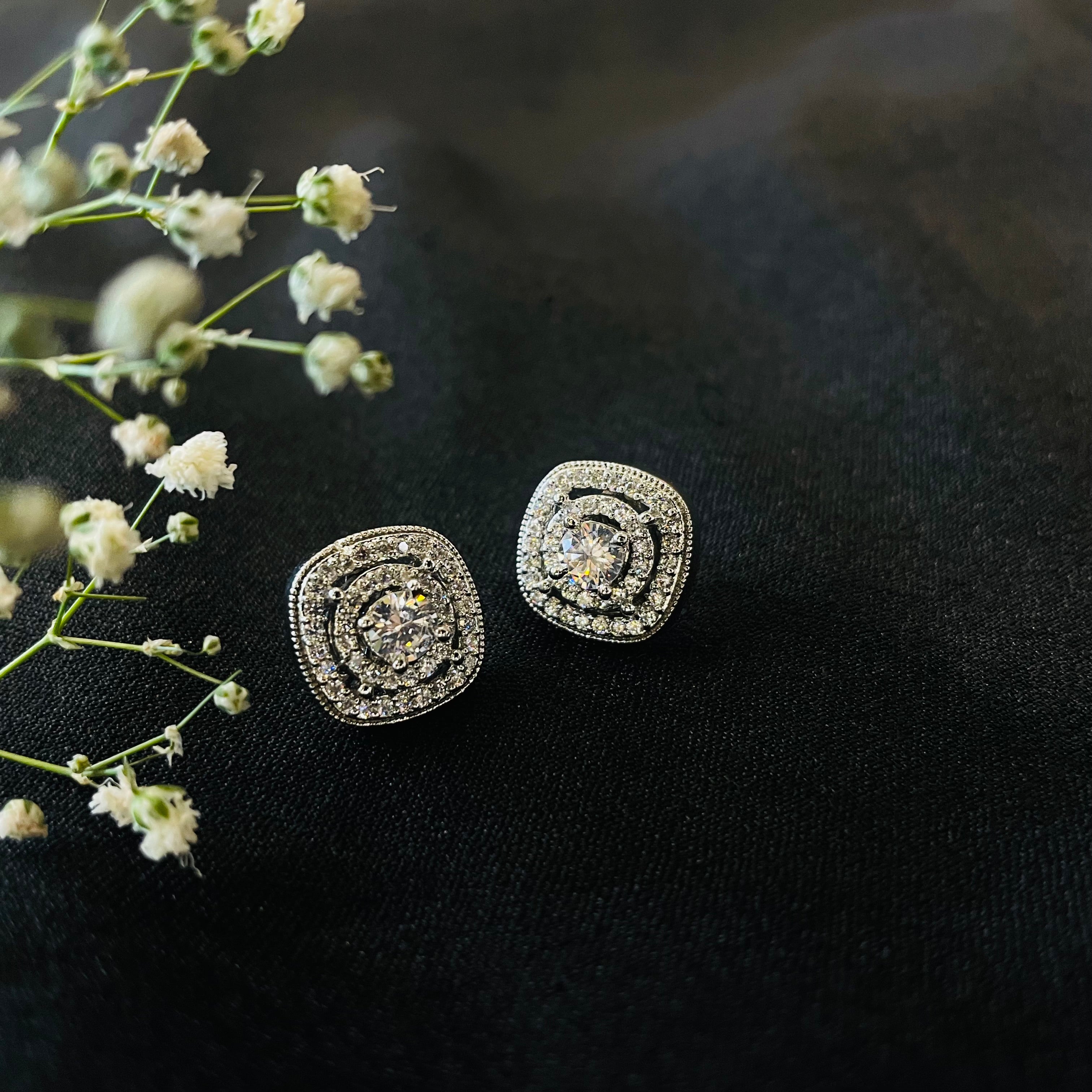 Ad Elara Studs