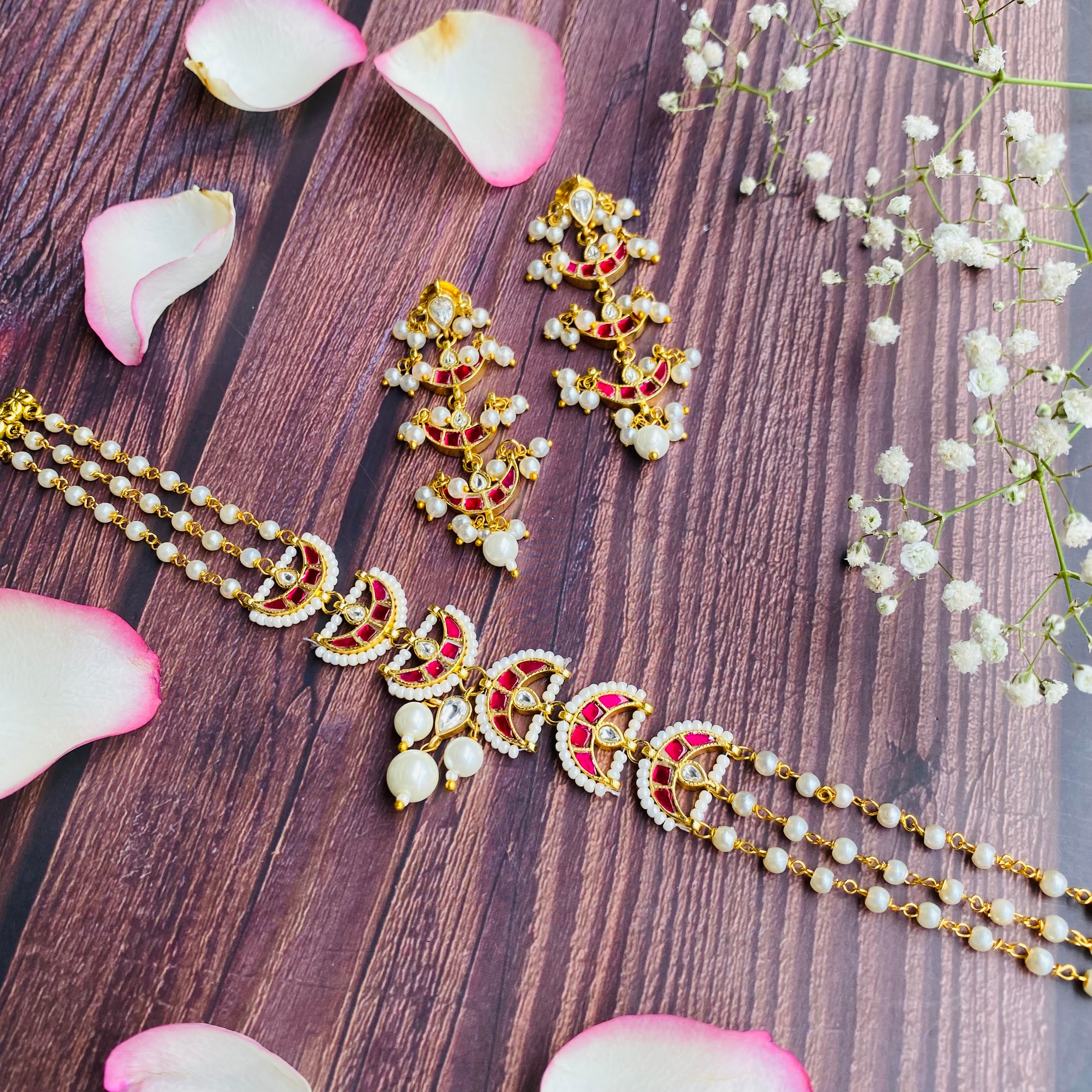 Nayaab Avika Choker