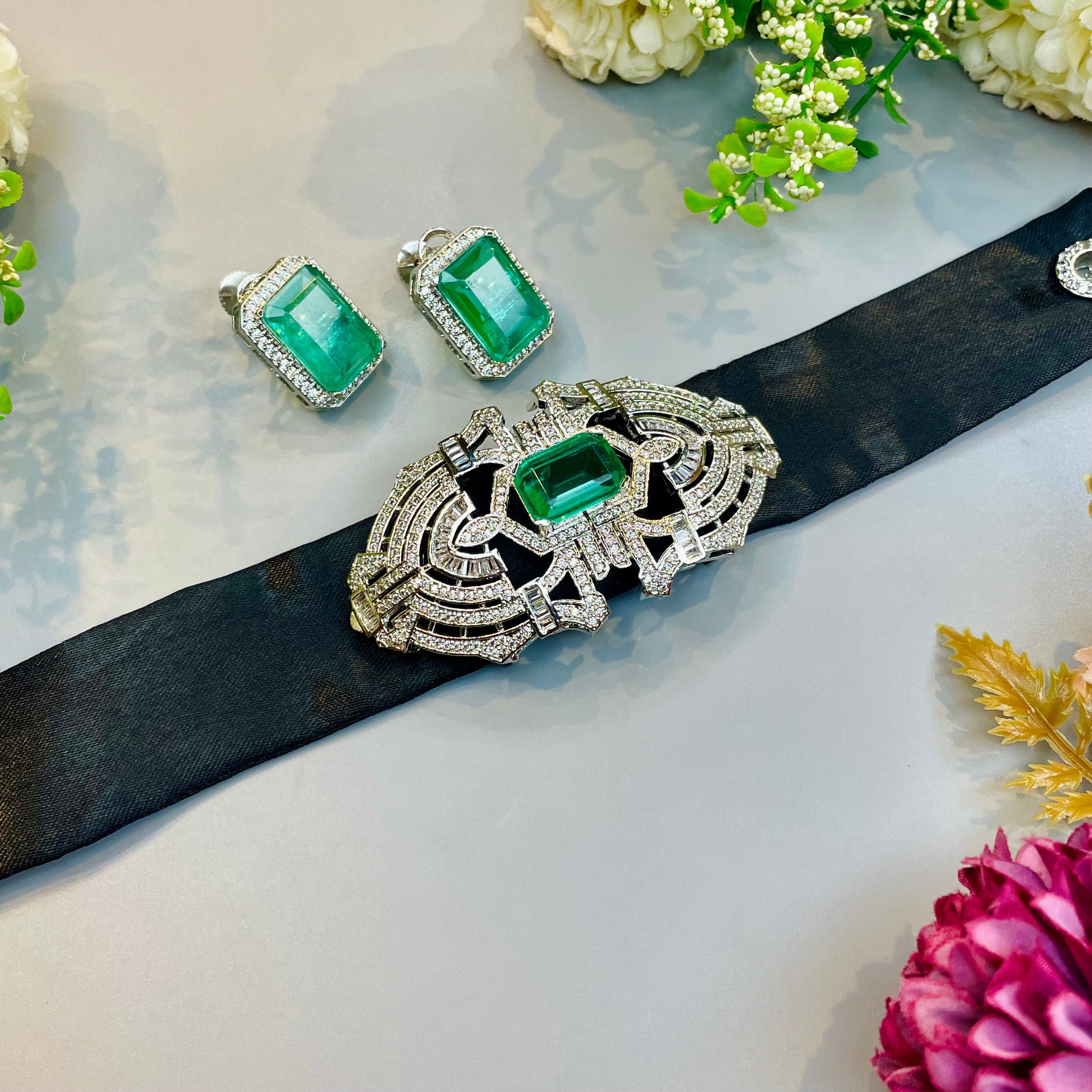 Ad Hanya Choker