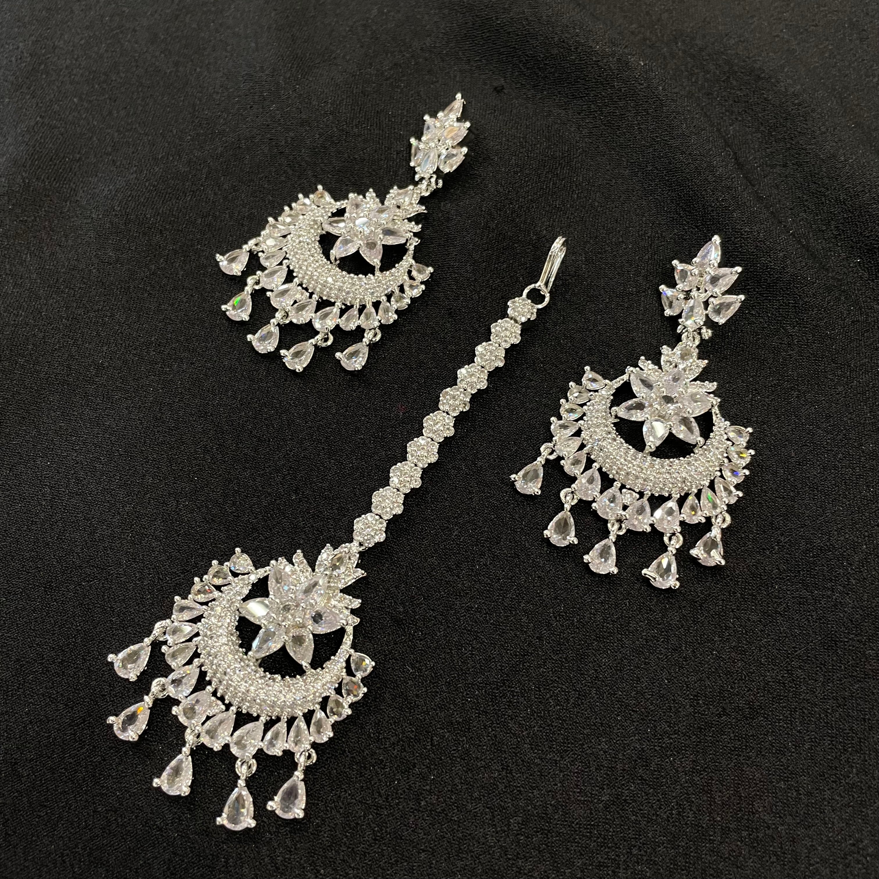 Ad Navya earrings with tikka set