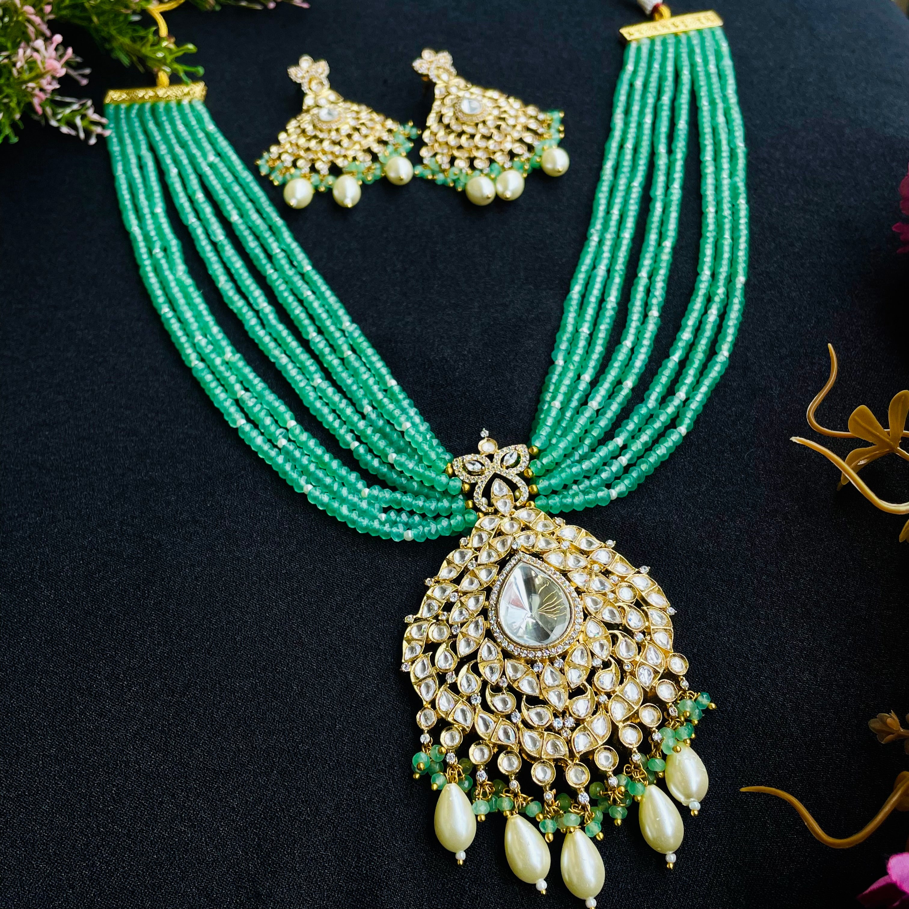 Nayaab Eshani Neckpiece