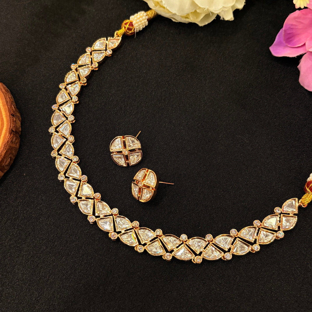 Vayra Geometric Neckpiece