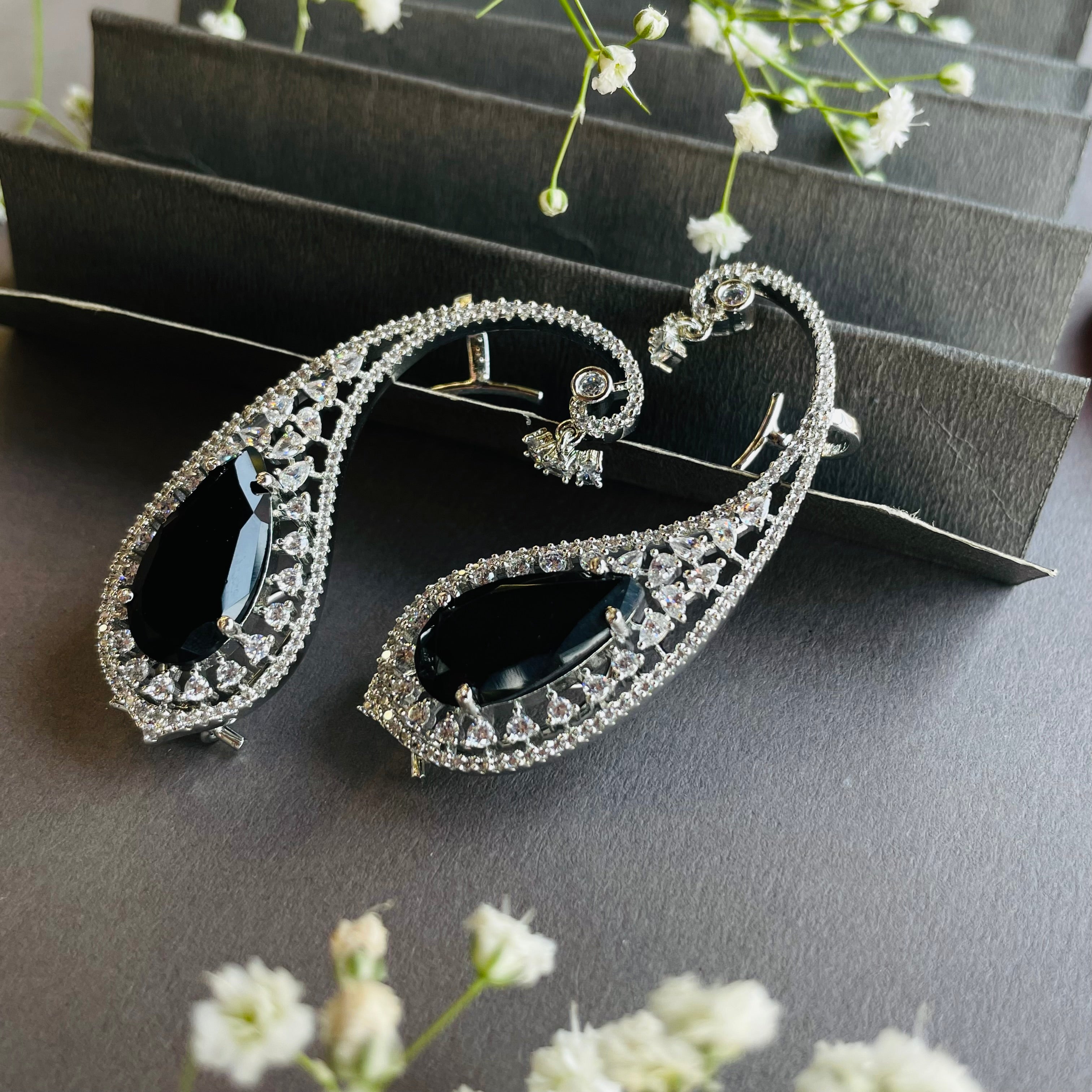 Ad Lillian earcuff