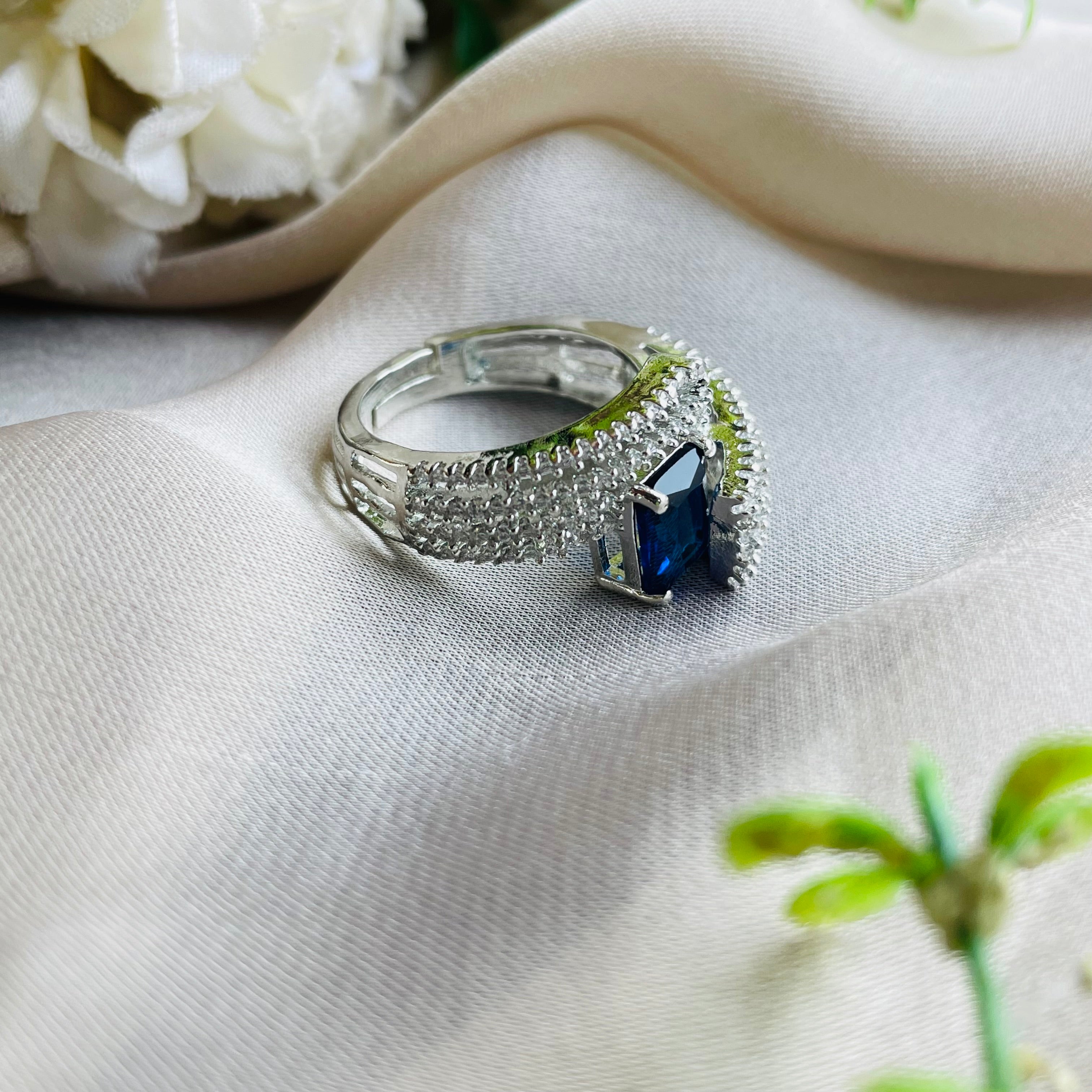 Ad Opal ring adjustable