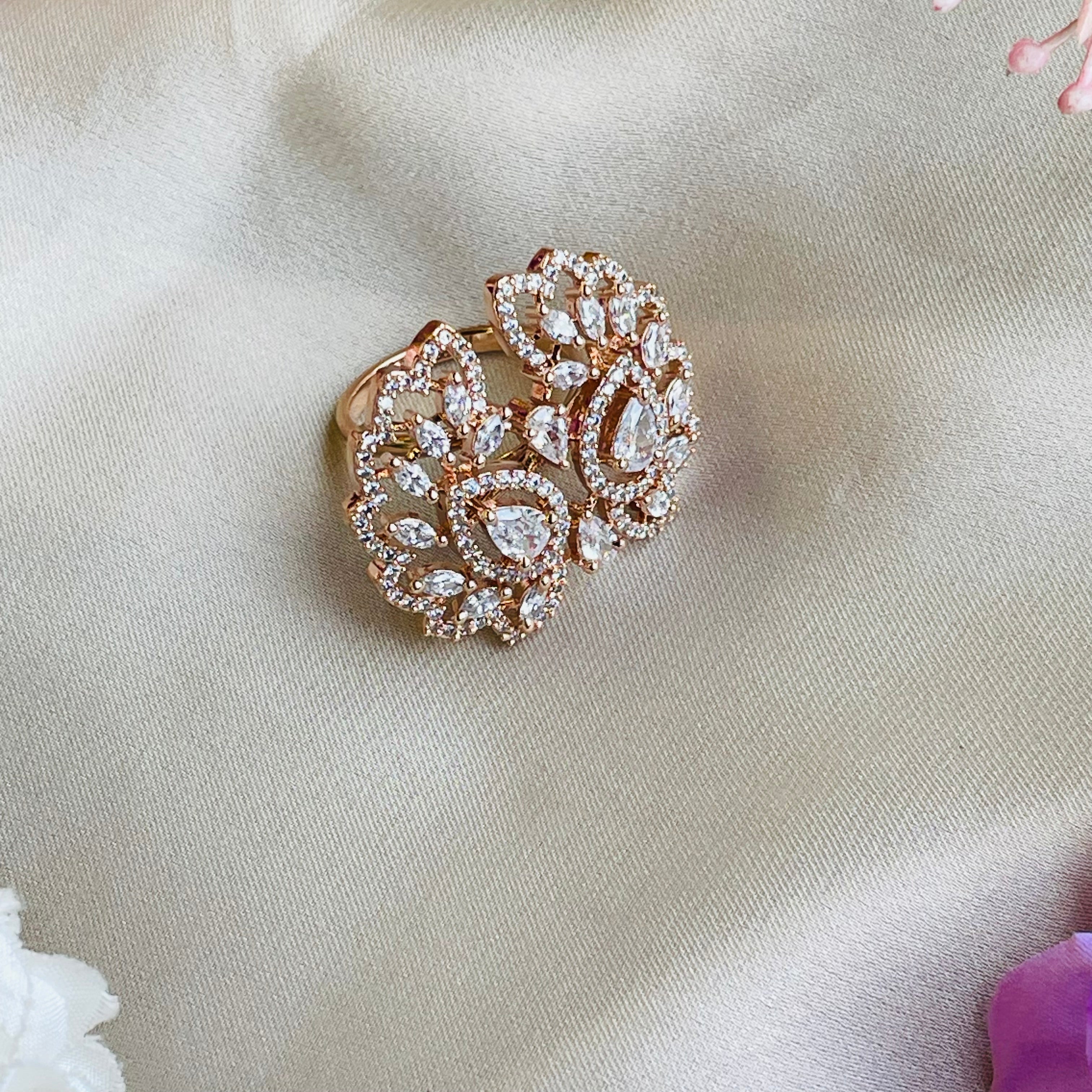 Ad Nellie ring adjustable