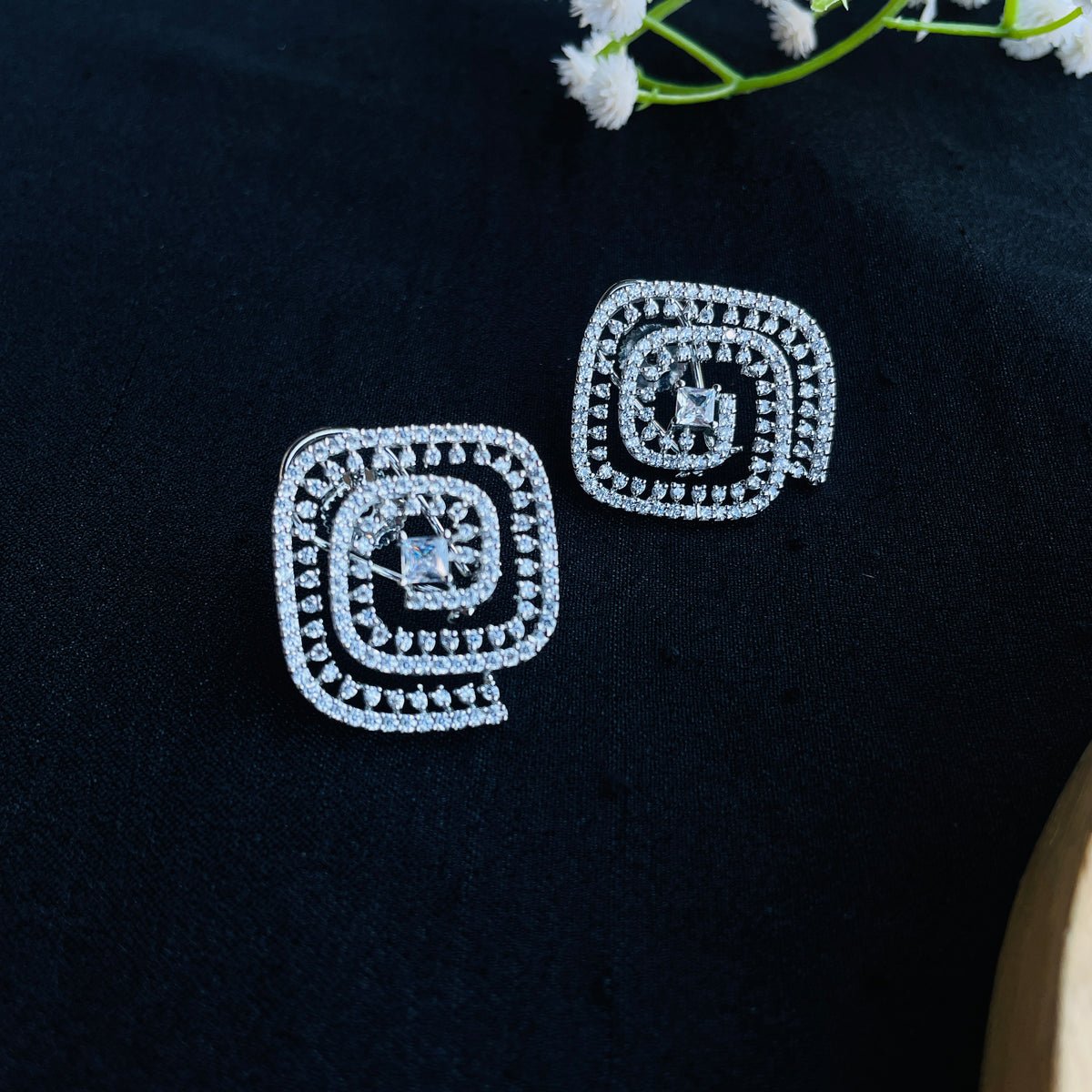 Aarohi Luxe Earrings