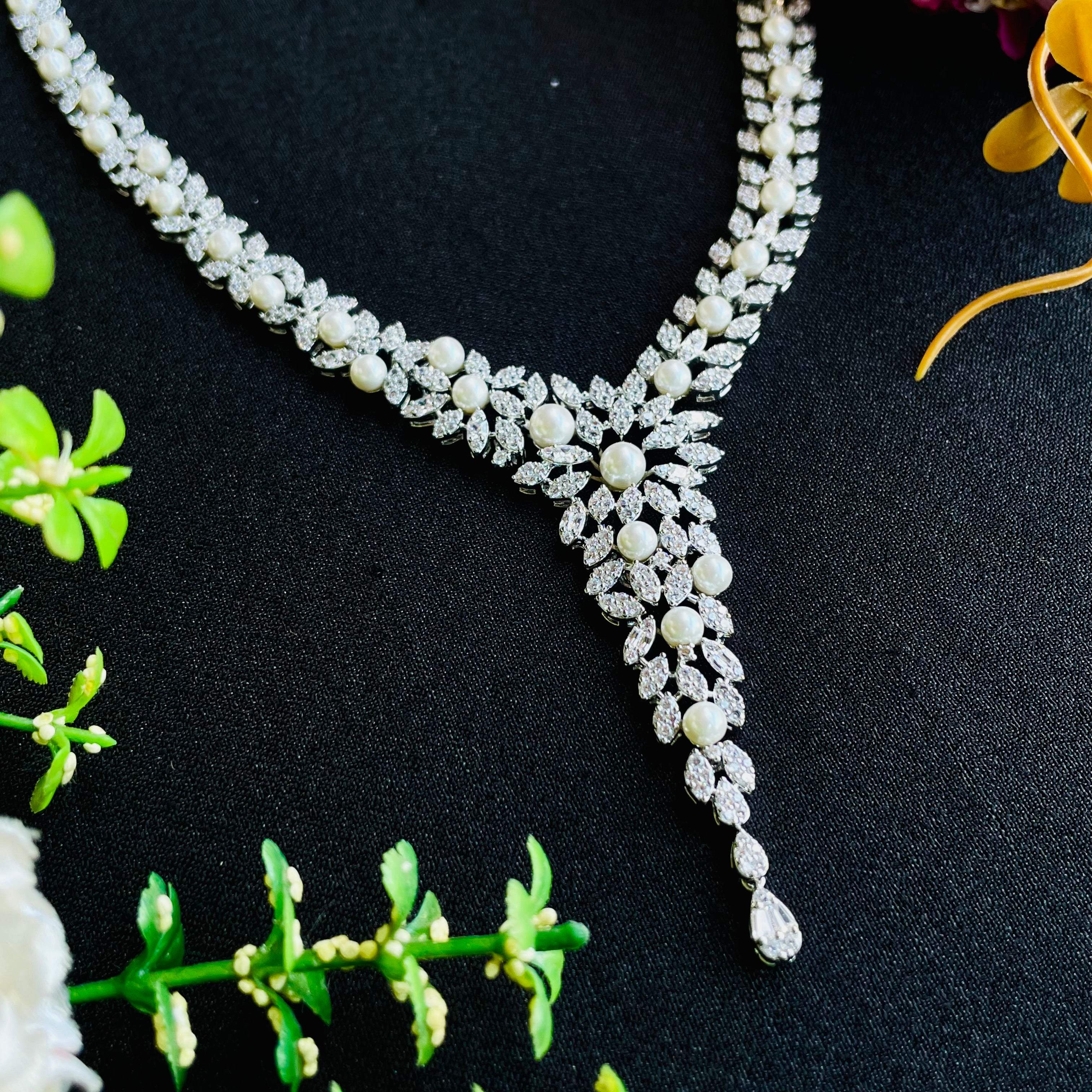 Ad zoey neckpiece