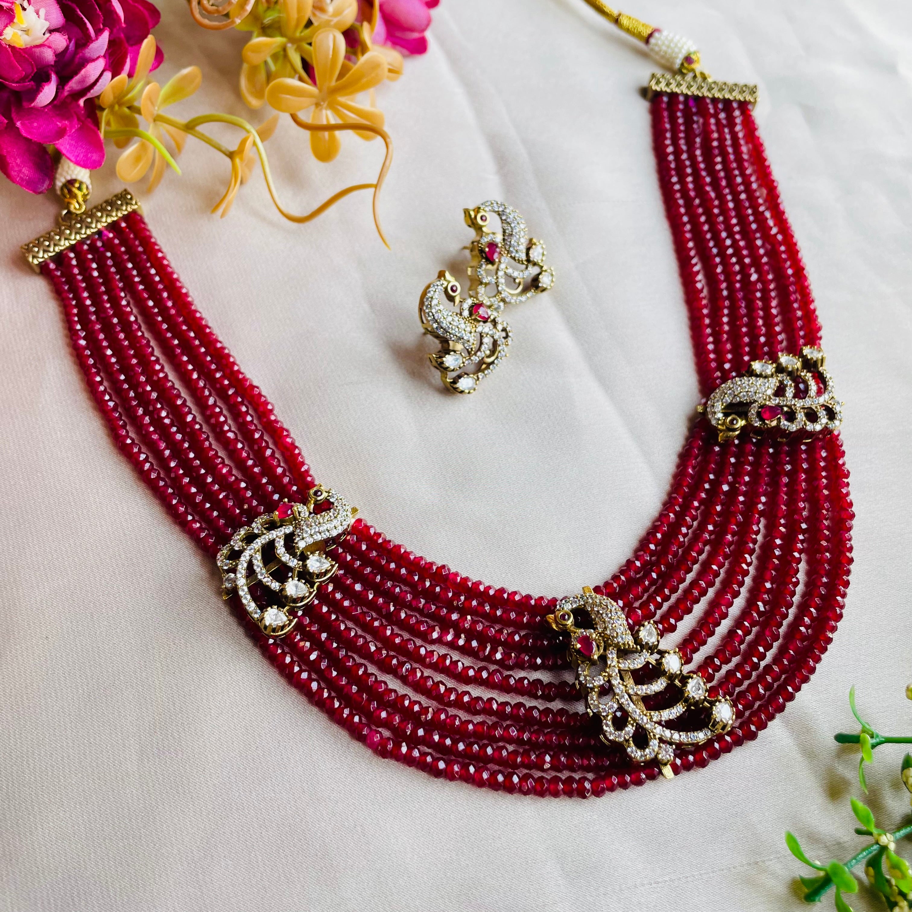 Nayaab kainaat neckpiece