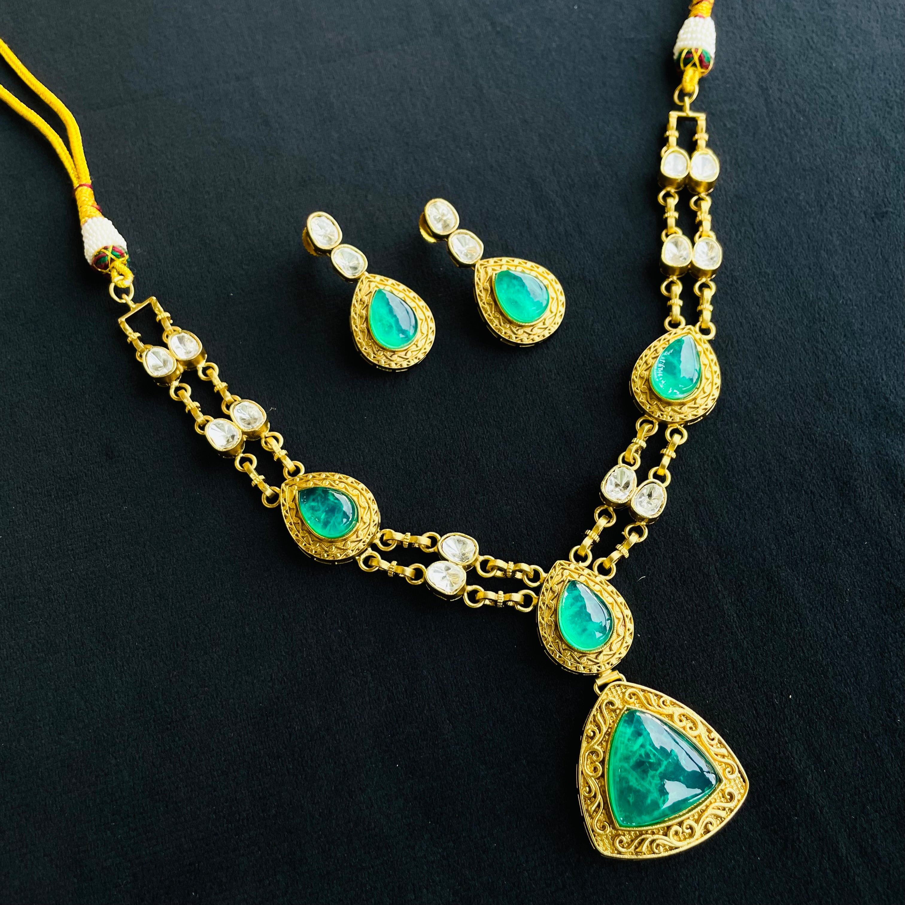 Nayaab Adhya Neckpiece