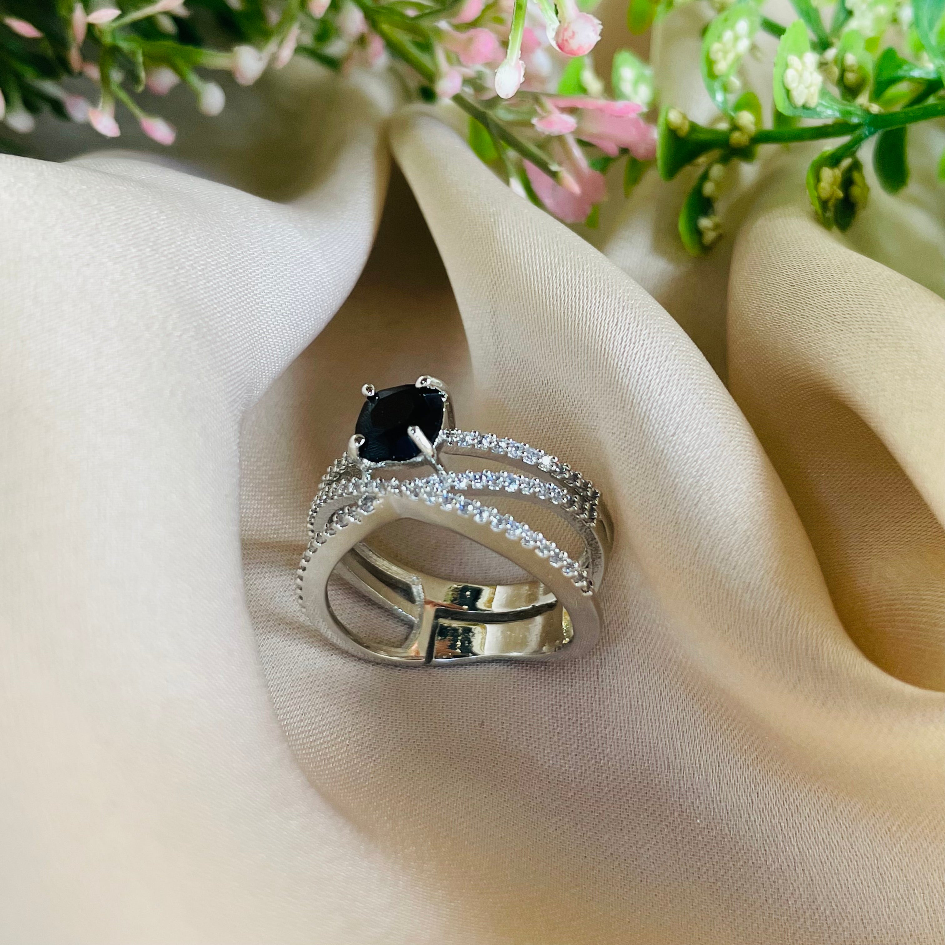 Ad Emmy ring adjustable