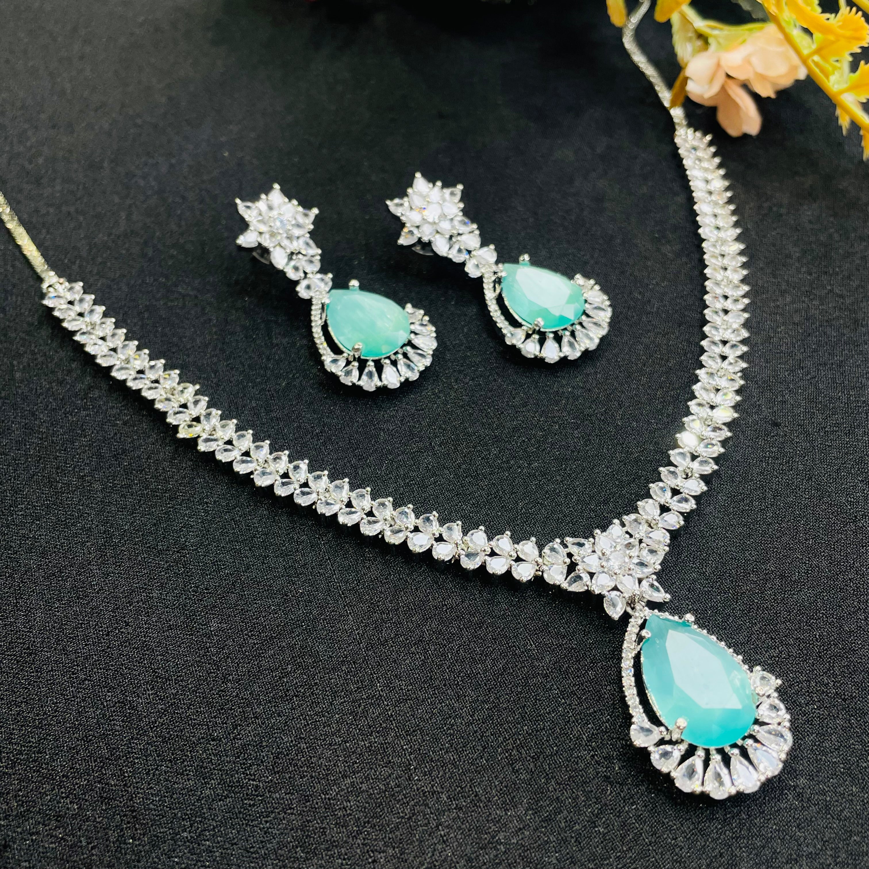 Ad Aria Neckpiece