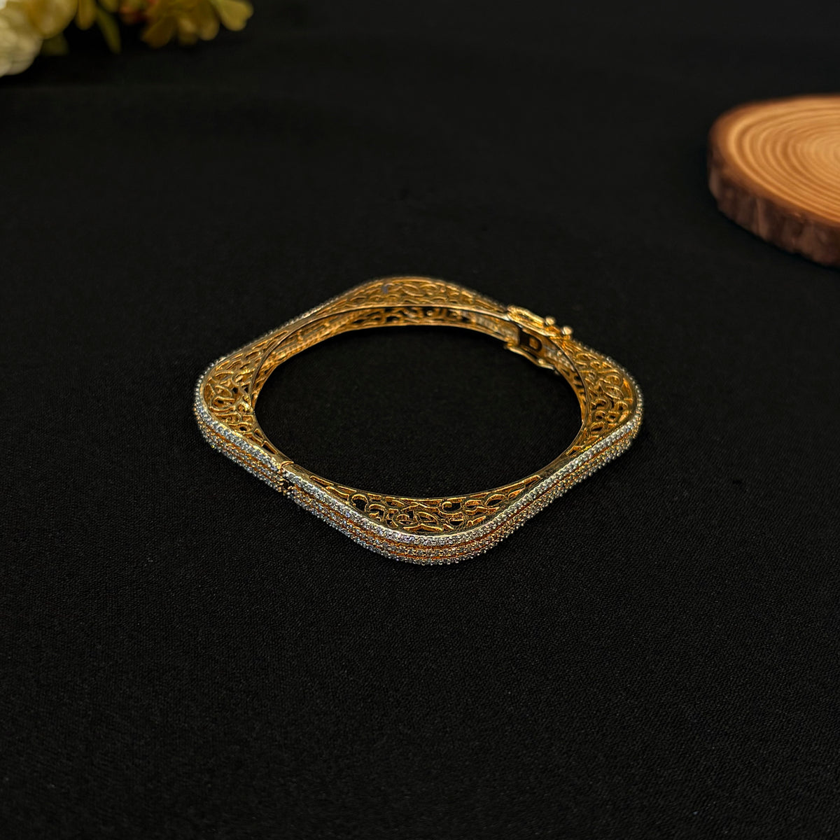 Vritika Luxe Square Bracelet