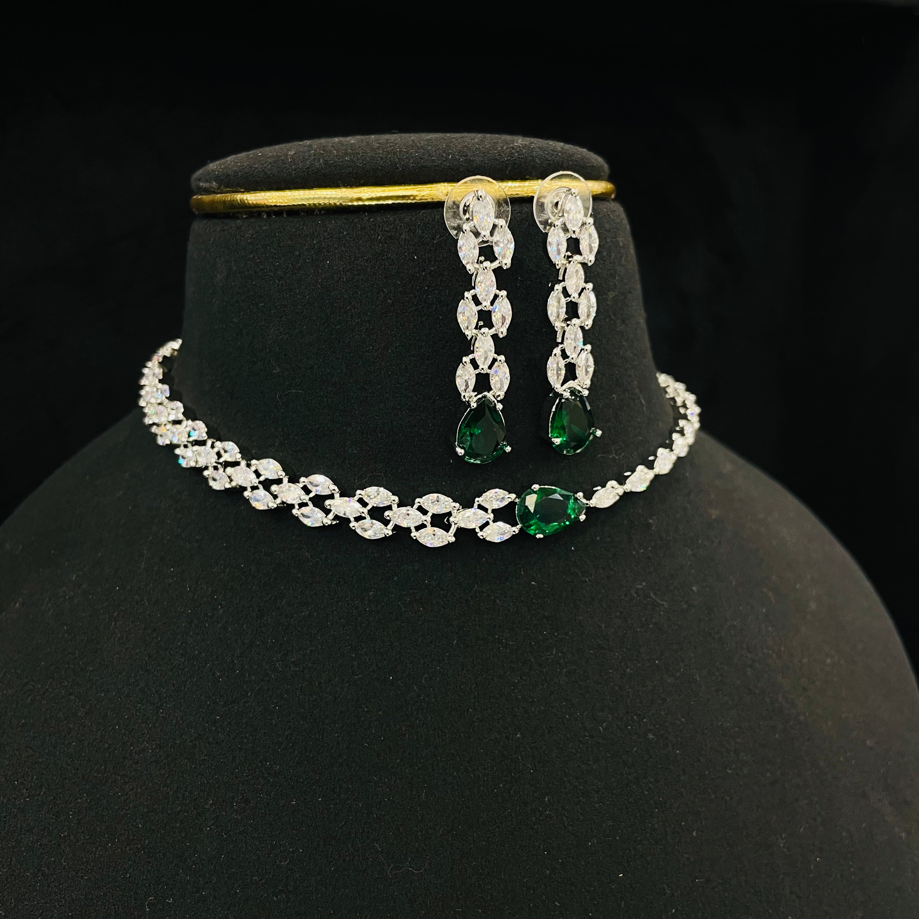 Ad Valentina choker