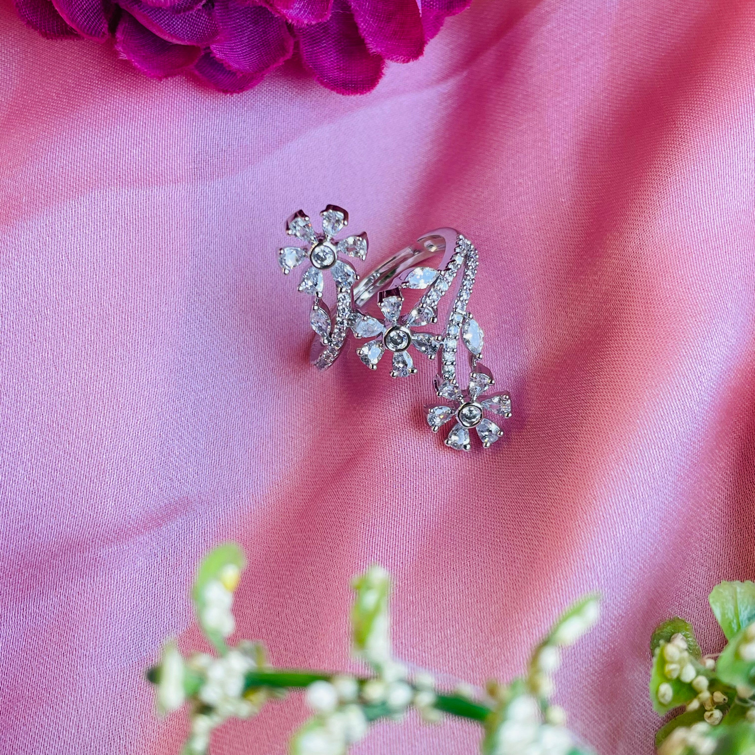 Ad Darla ring adjustable