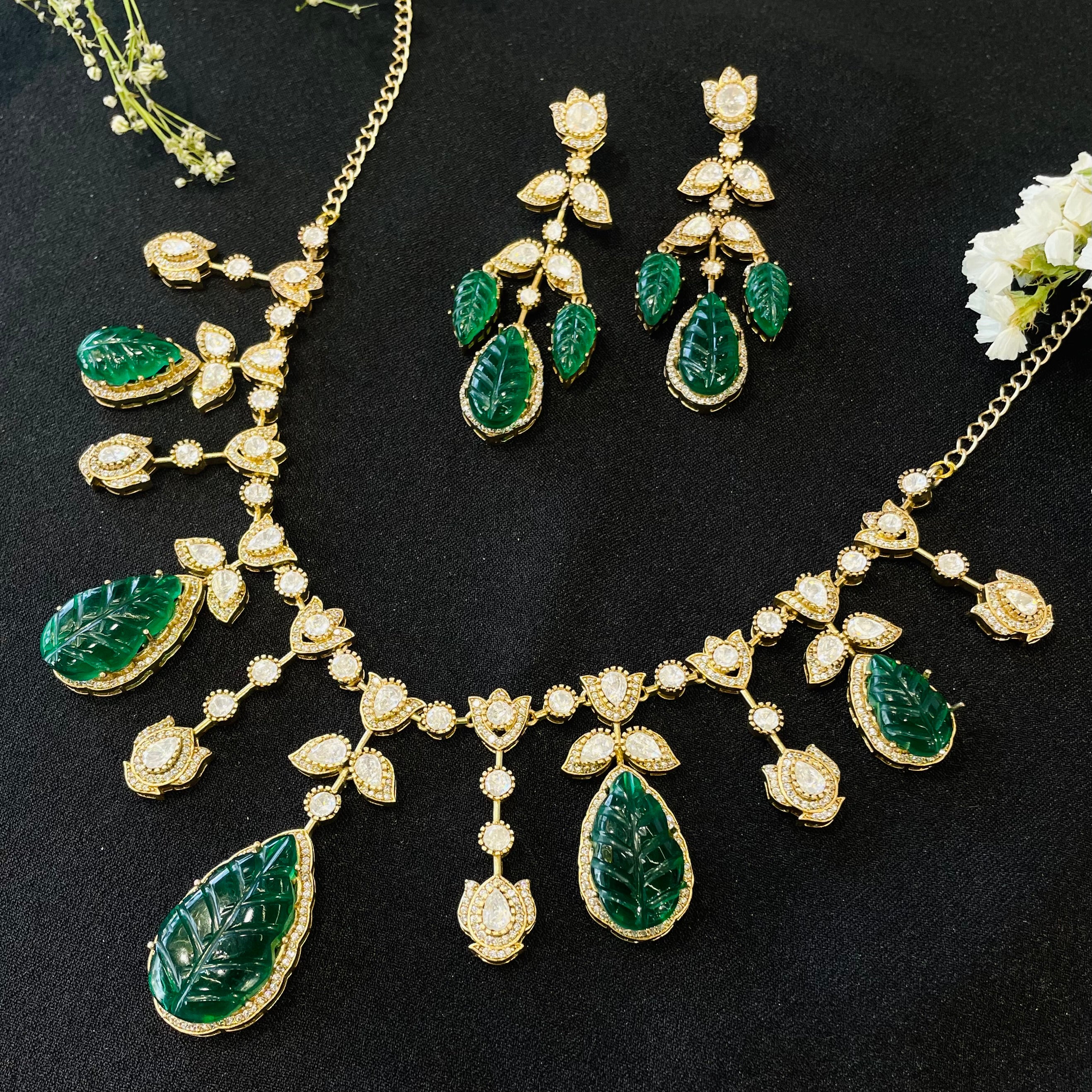 Nayaab Kimaya Neckpiece