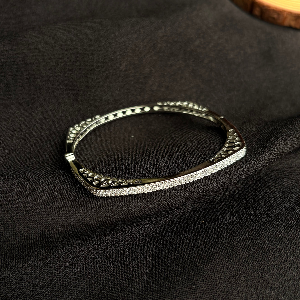 Aarya Luxe Bracelet