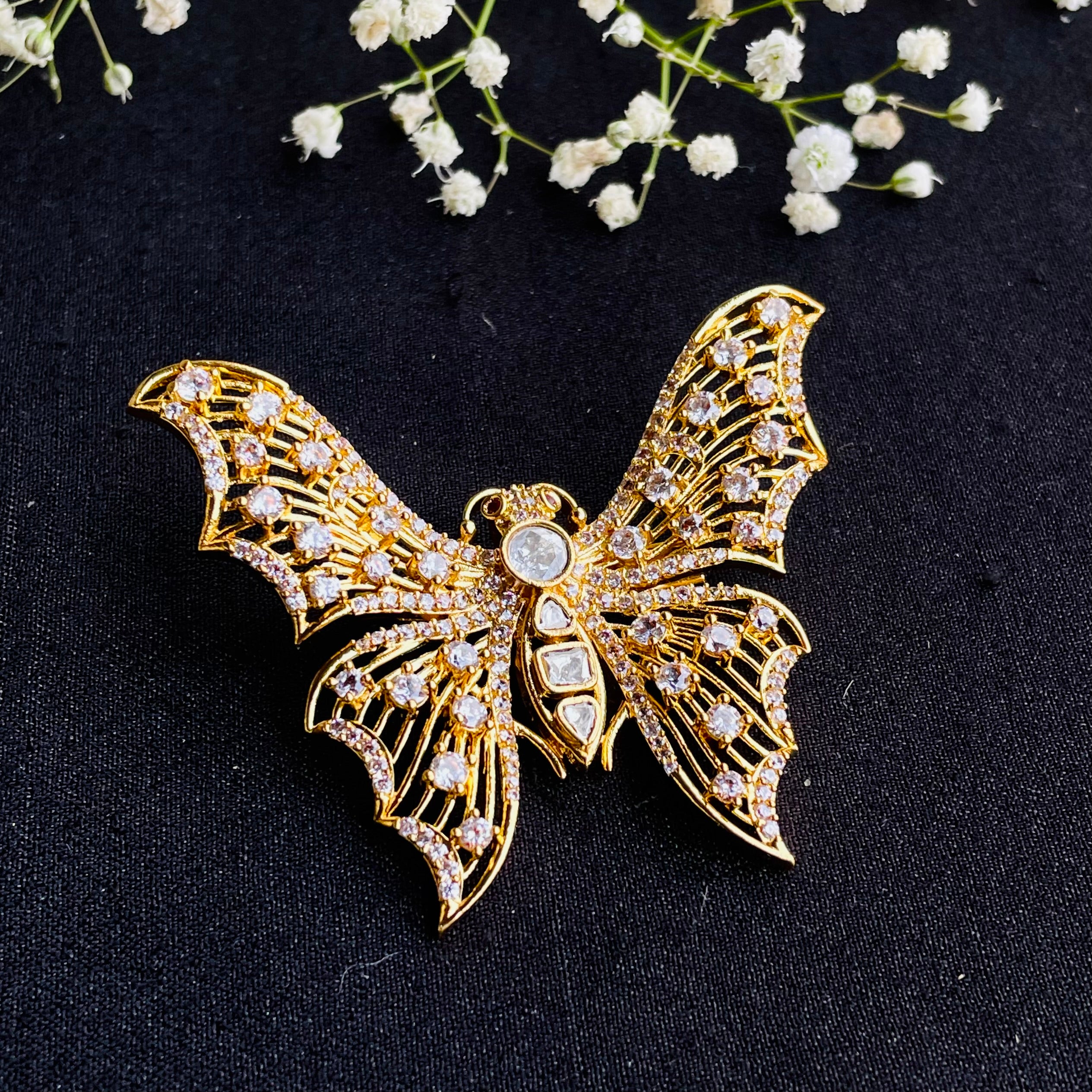Ad Zoya brooch